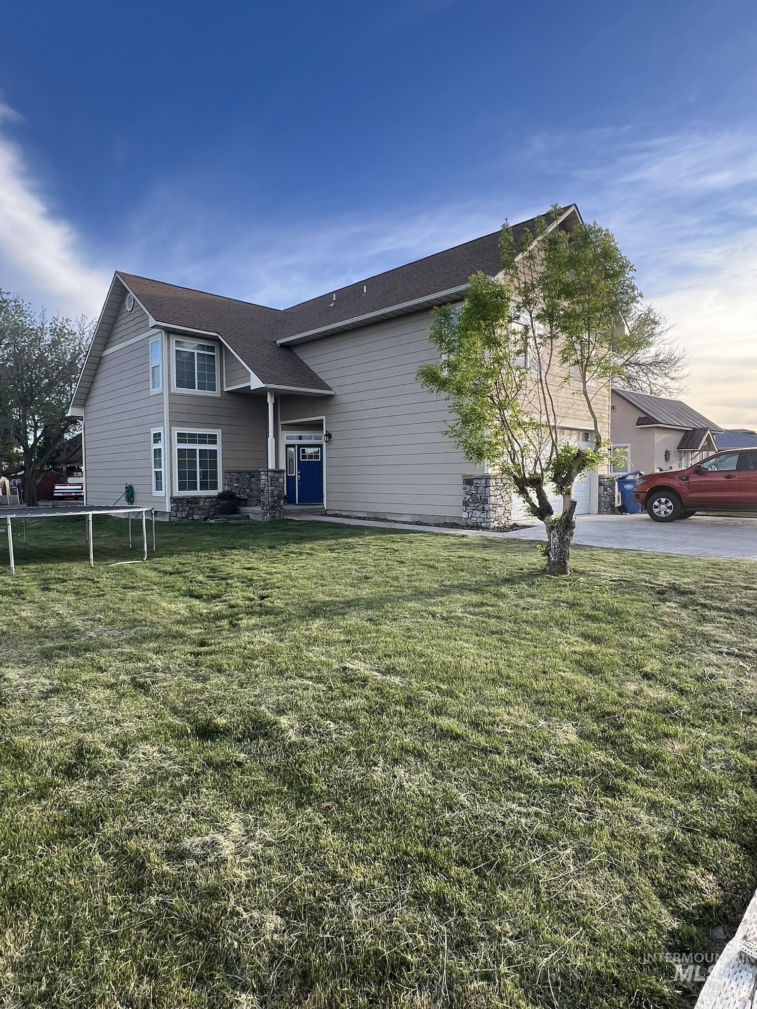 140 W Valley Road, Hagerman, Idaho 83332, 5 Bedrooms, 2.5 Bathrooms, Residential For Sale, Price $400,000, 98970991