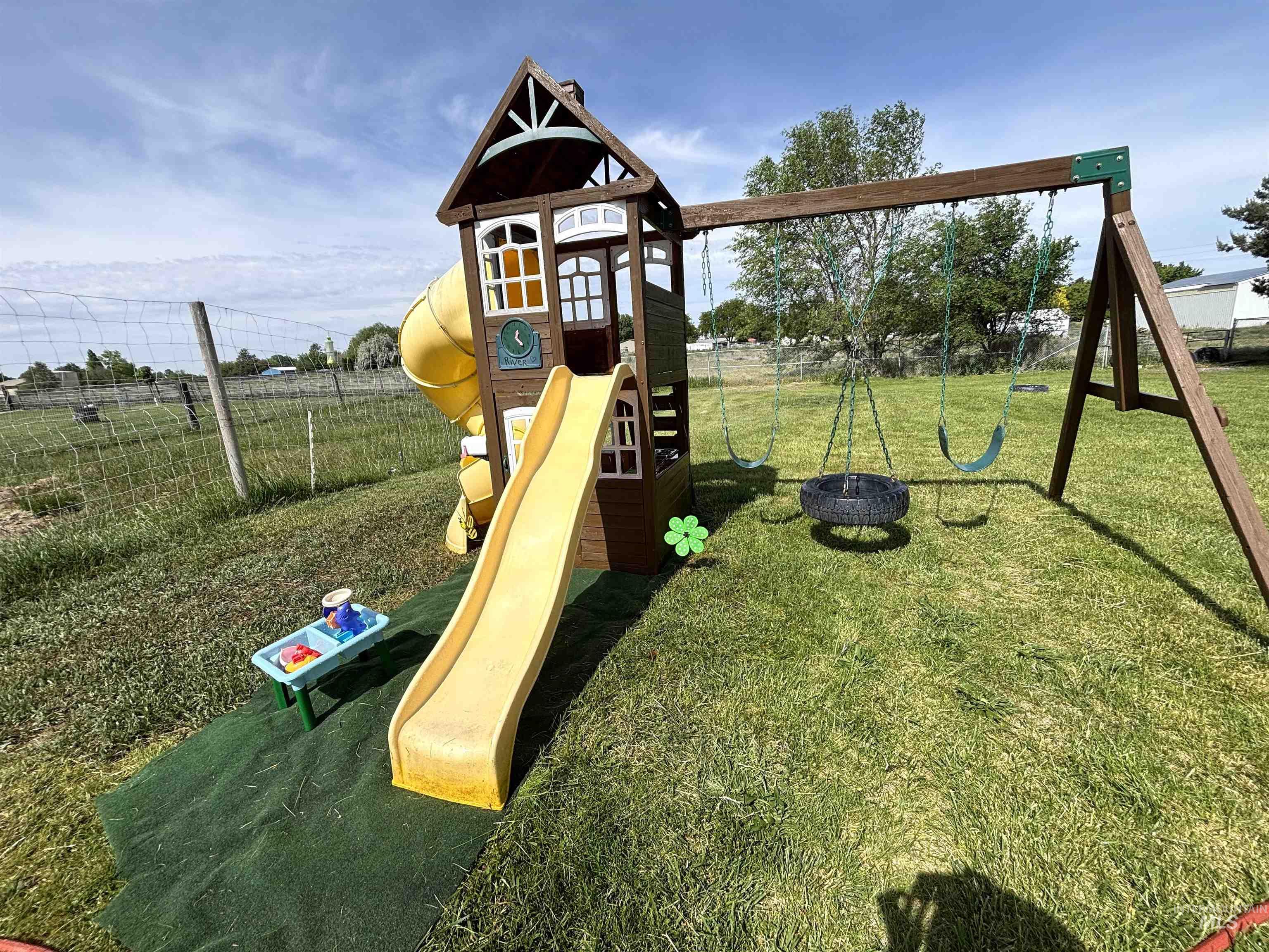 12733 Five Mile Rd, Kuna, Idaho 83634, 4 Bedrooms, 1 Bathroom, Residential For Sale, Price $595,000,MLS 98970992