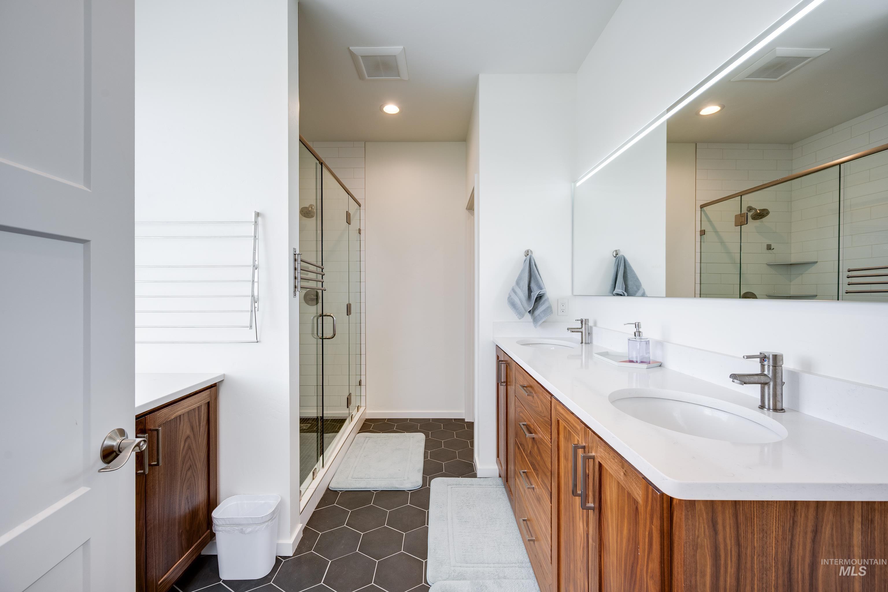 1325 SW Panorama Drive, Pullman, Washington 99163, 5 Bedrooms, 4 Bathrooms, Residential For Sale, Price $899,000,MLS 98970994