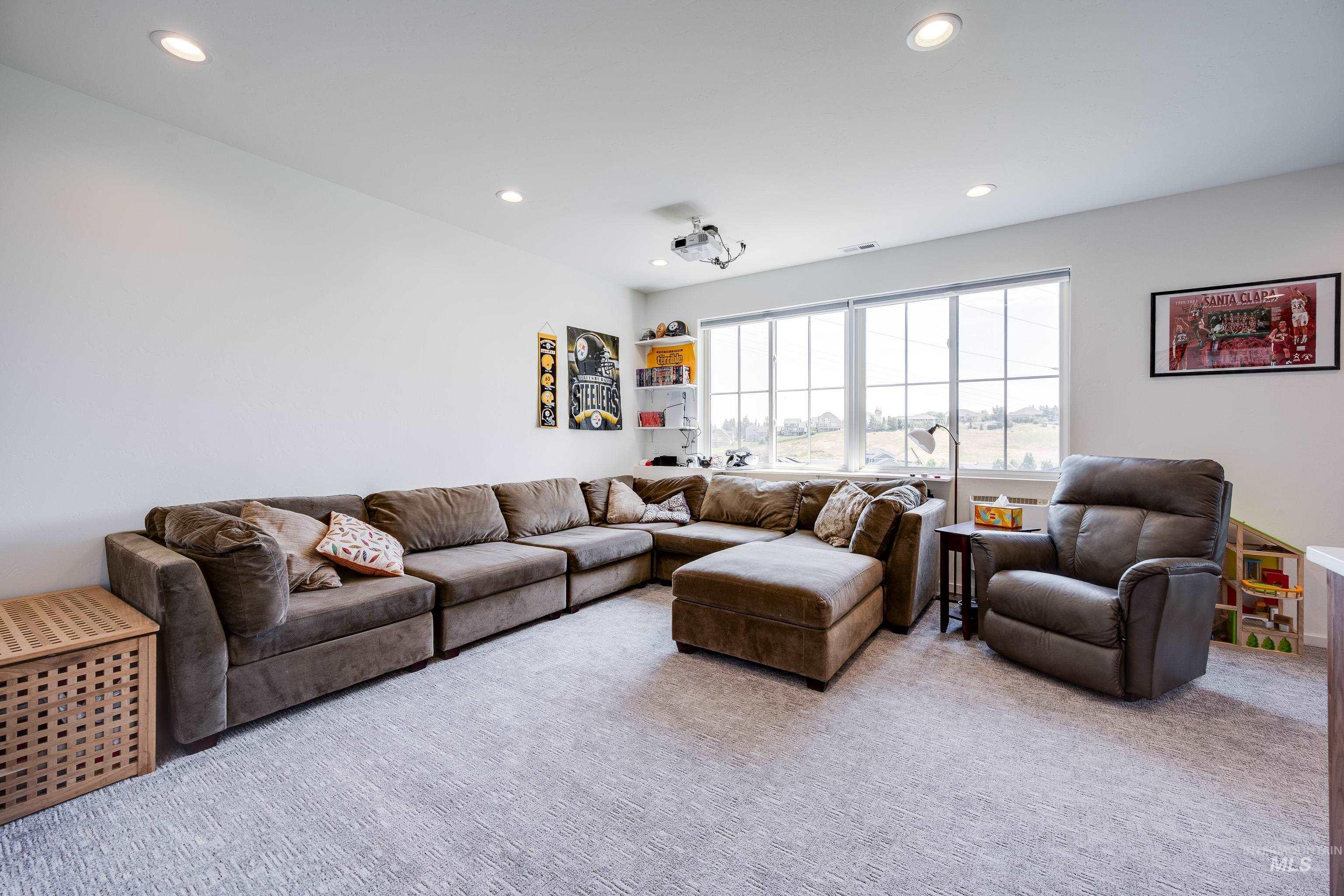 1325 SW Panorama Drive, Pullman, Washington 99163, 5 Bedrooms, 4 Bathrooms, Residential For Sale, Price $899,000,MLS 98970994