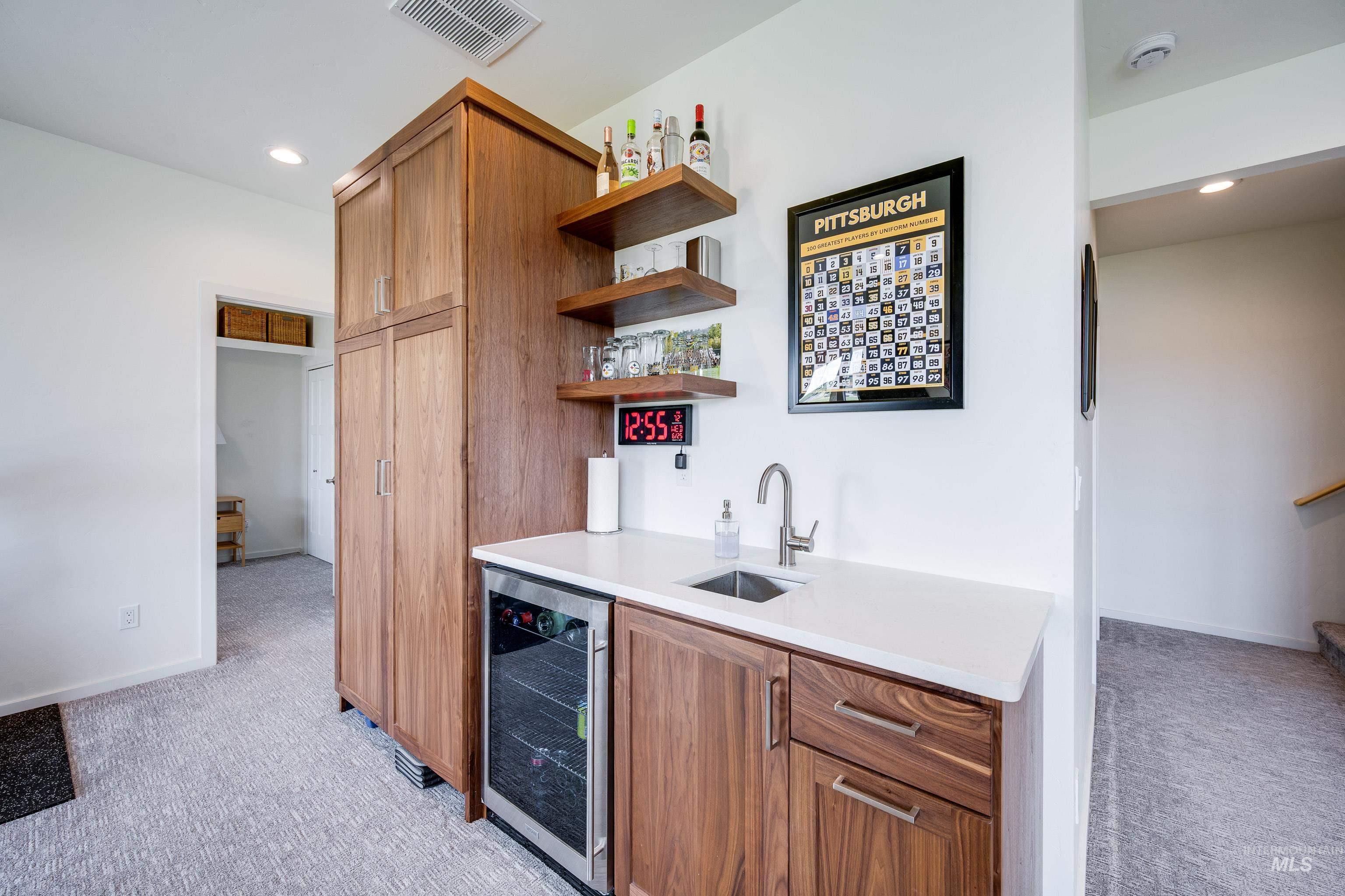 1325 SW Panorama Drive, Pullman, Washington 99163, 5 Bedrooms, 4 Bathrooms, Residential For Sale, Price $899,000,MLS 98970994