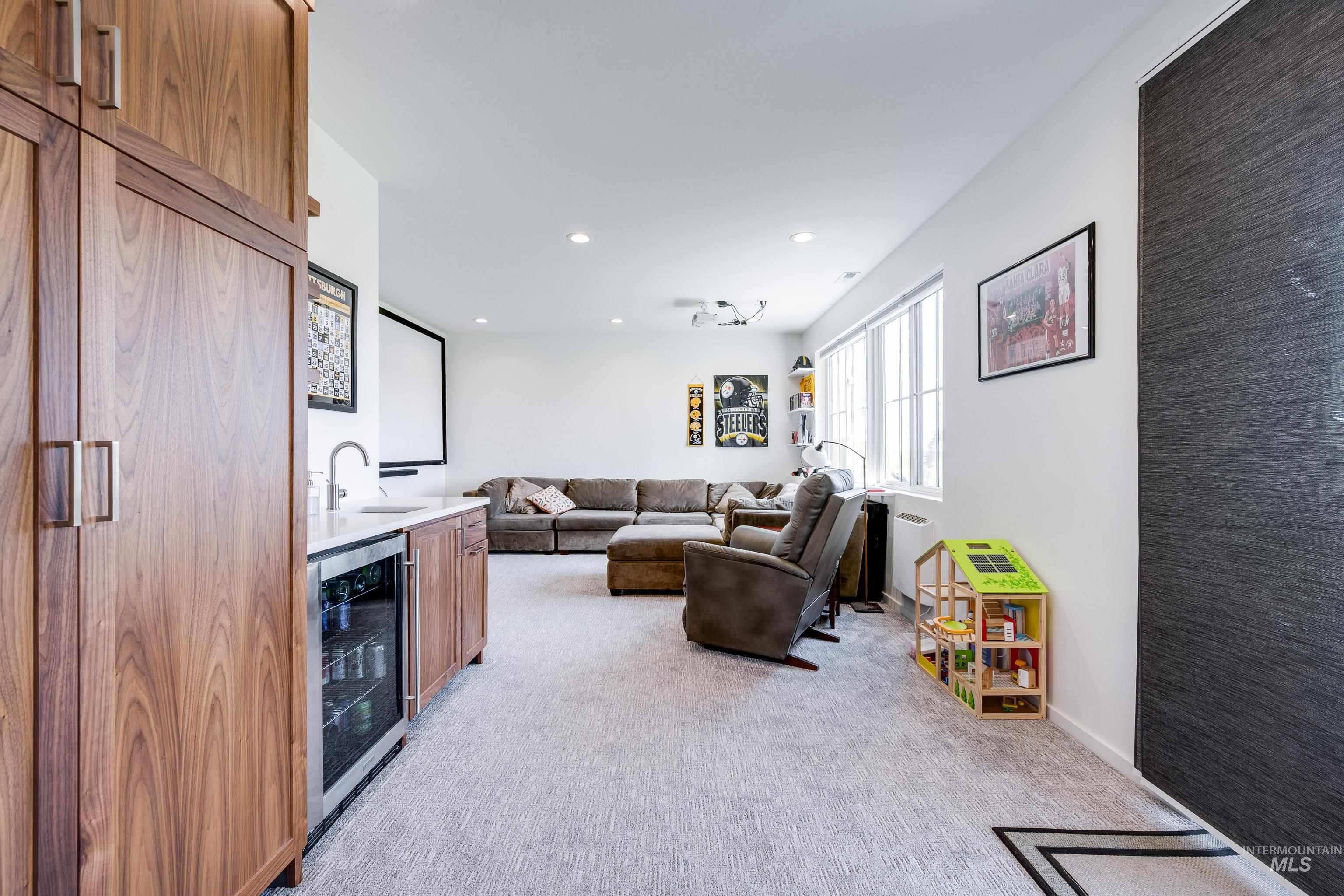 1325 SW Panorama Drive, Pullman, Washington 99163, 5 Bedrooms, 4 Bathrooms, Residential For Sale, Price $899,000,MLS 98970994