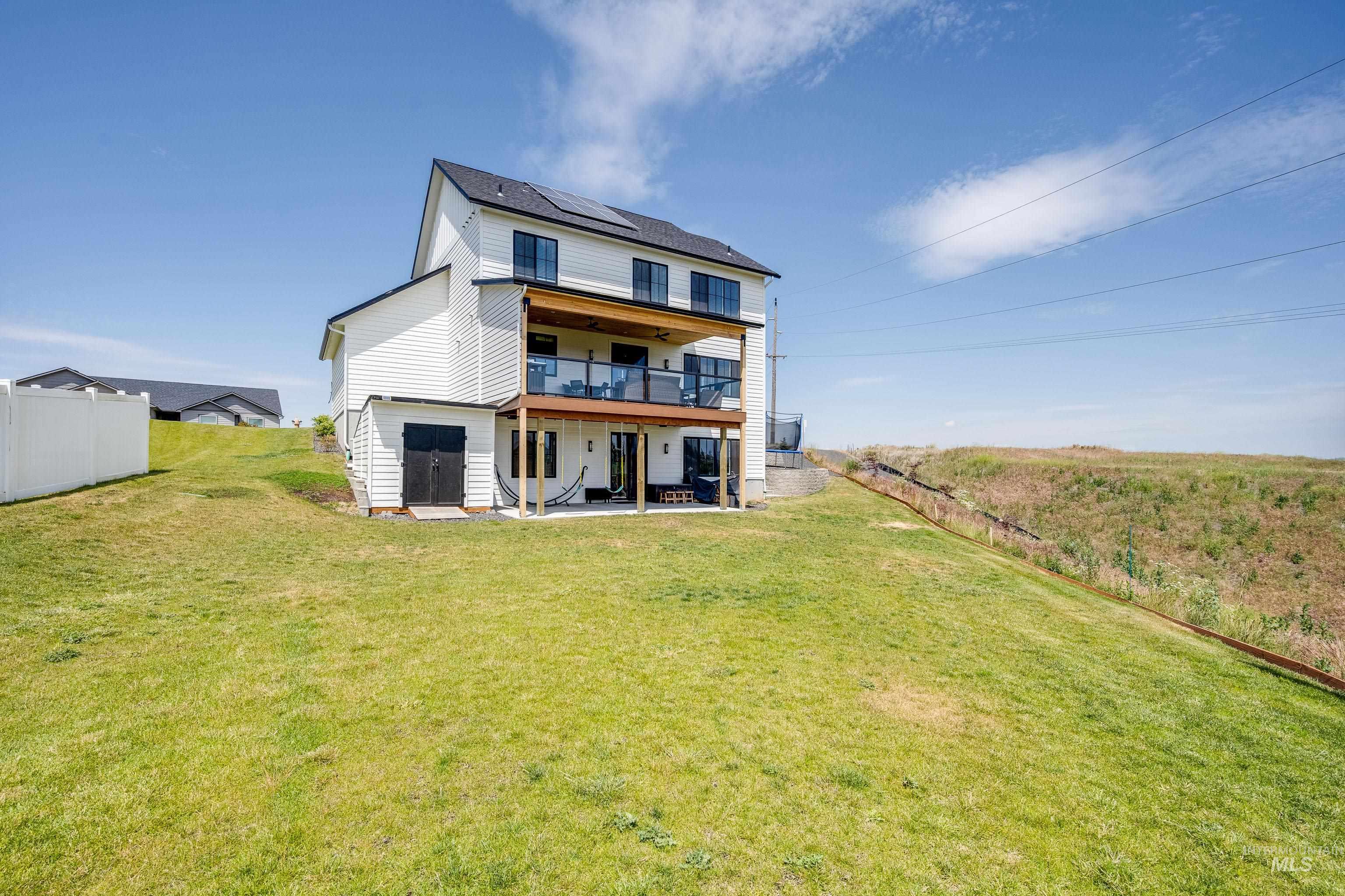 1325 SW Panorama Drive, Pullman, Washington 99163, 5 Bedrooms, 4 Bathrooms, Residential For Sale, Price $899,000,MLS 98970994