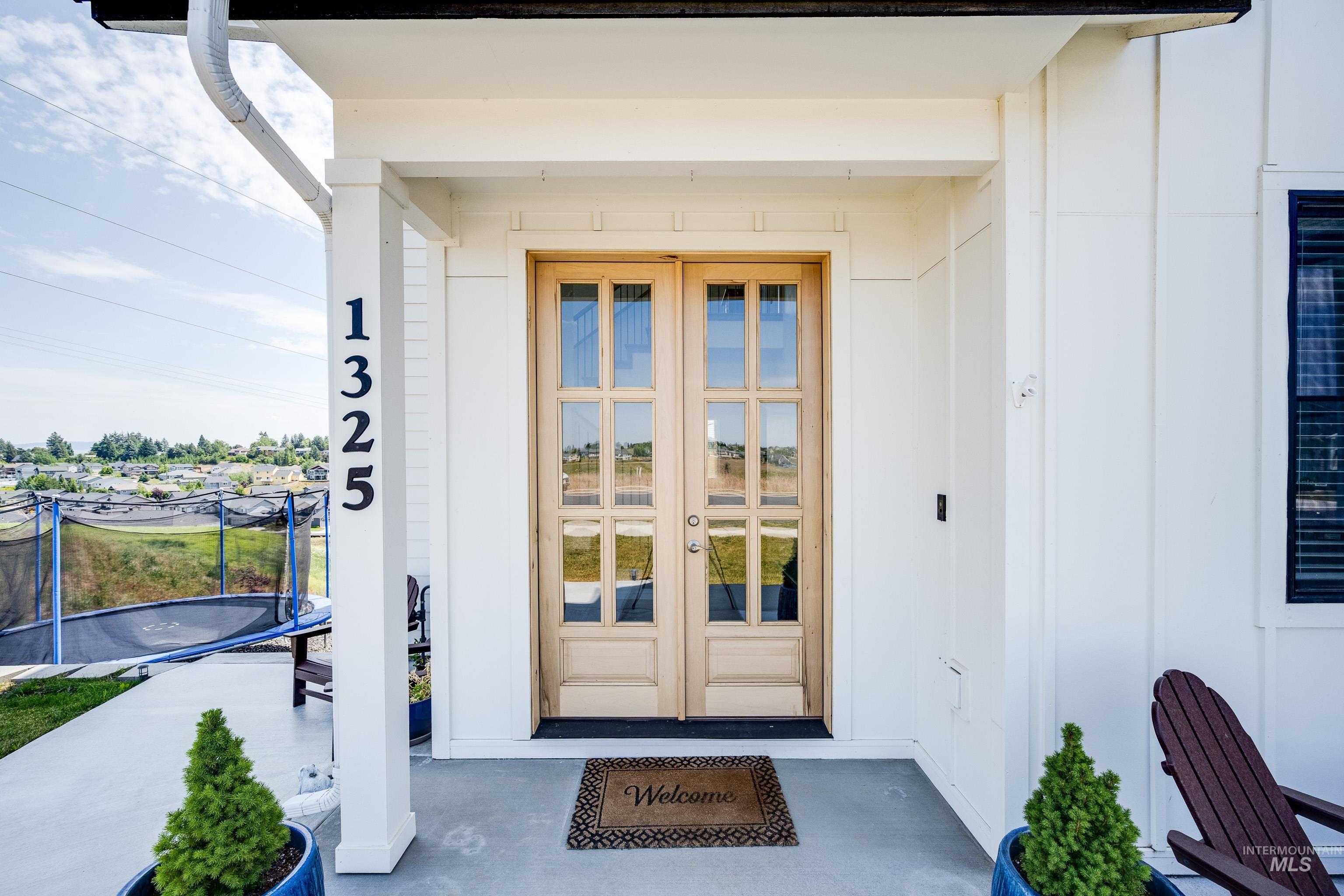 1325 SW Panorama Drive, Pullman, Washington 99163, 5 Bedrooms, 4 Bathrooms, Residential For Sale, Price $899,000,MLS 98970994