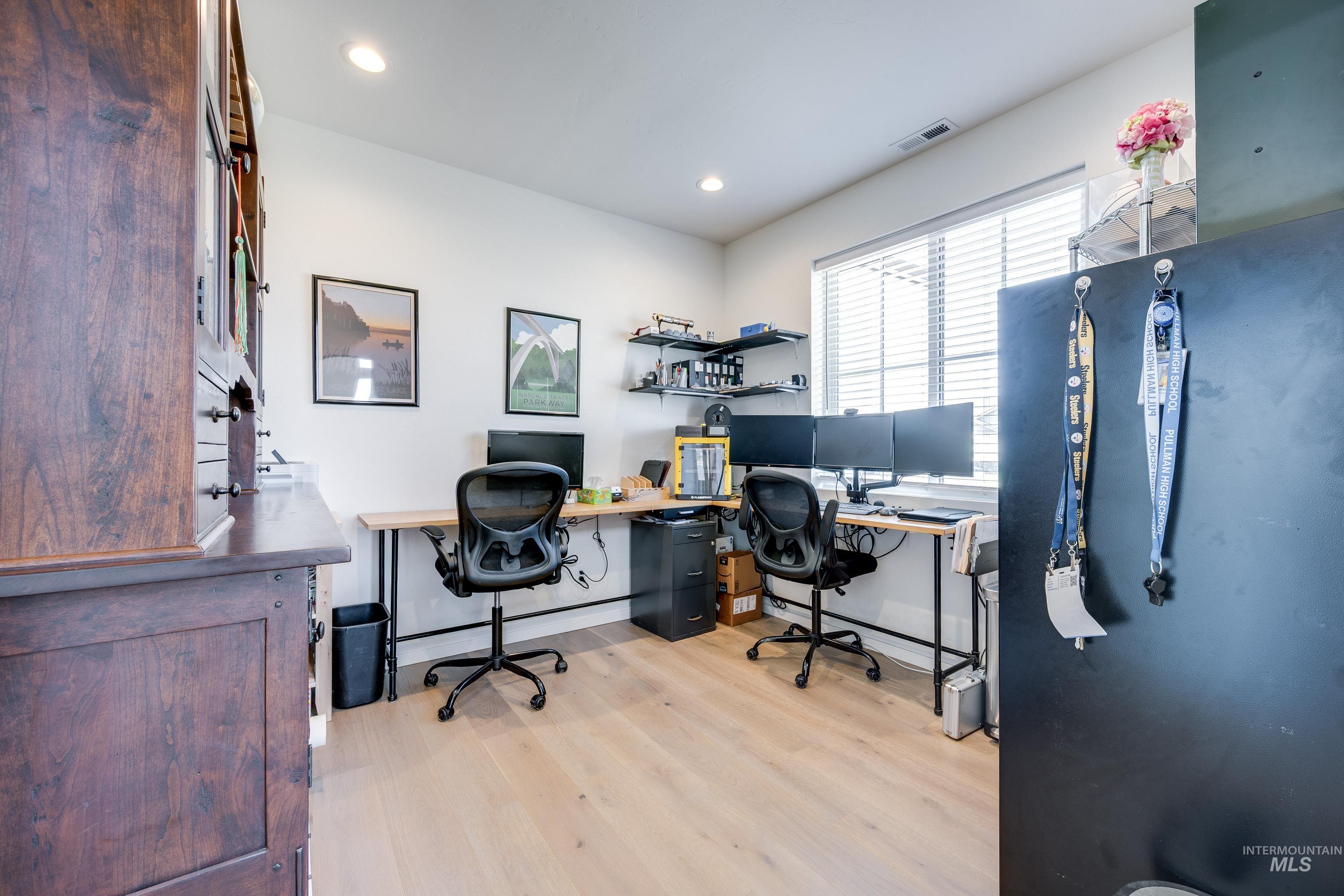 1325 SW Panorama Drive, Pullman, Washington 99163, 5 Bedrooms, 4 Bathrooms, Residential For Sale, Price $899,000,MLS 98970994