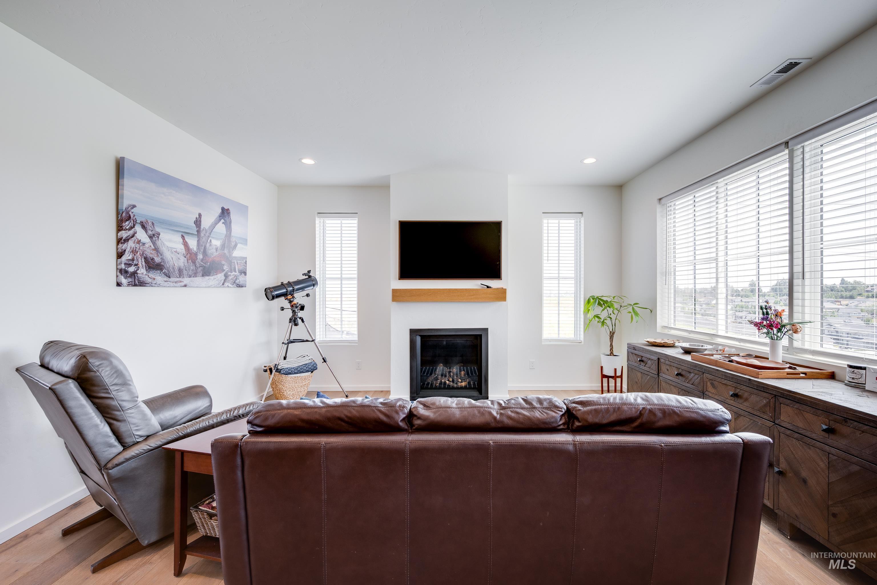 1325 SW Panorama Drive, Pullman, Washington 99163, 5 Bedrooms, 4 Bathrooms, Residential For Sale, Price $899,000,MLS 98970994