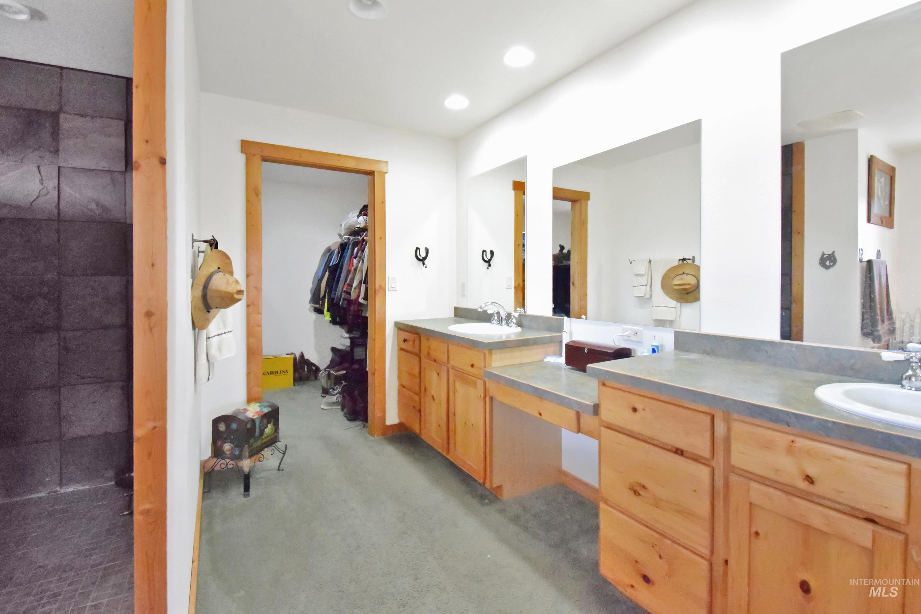 3059 N 3422 E, Kimberly, Idaho 83341-0000, 3 Bedrooms, 2 Bathrooms, Residential For Sale, Price $639,000, 98970999