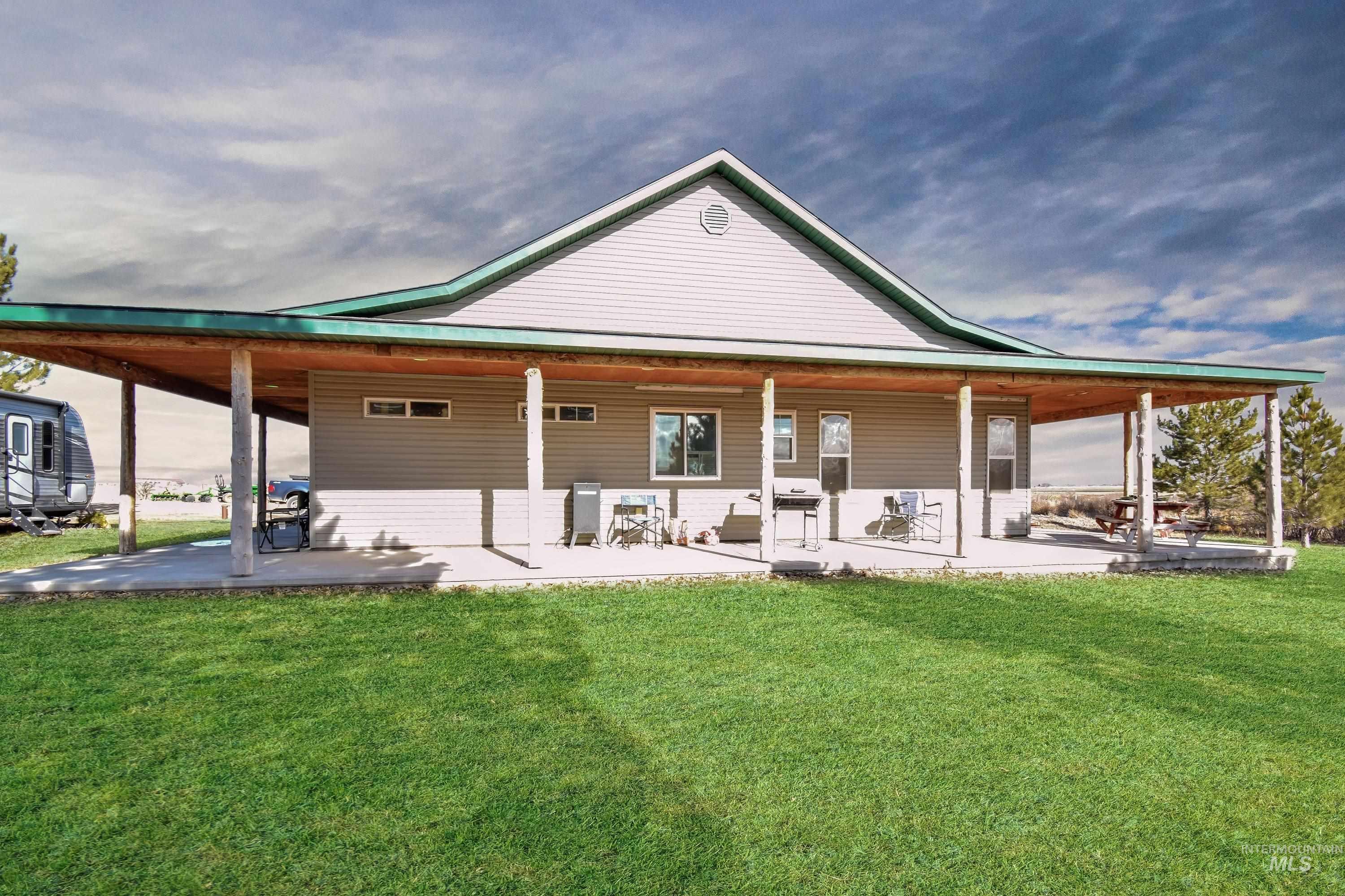 3059 N 3422 E, Kimberly, Idaho 83341-0000, 3 Bedrooms, 2 Bathrooms, Residential For Sale, Price $639,000, 98970999