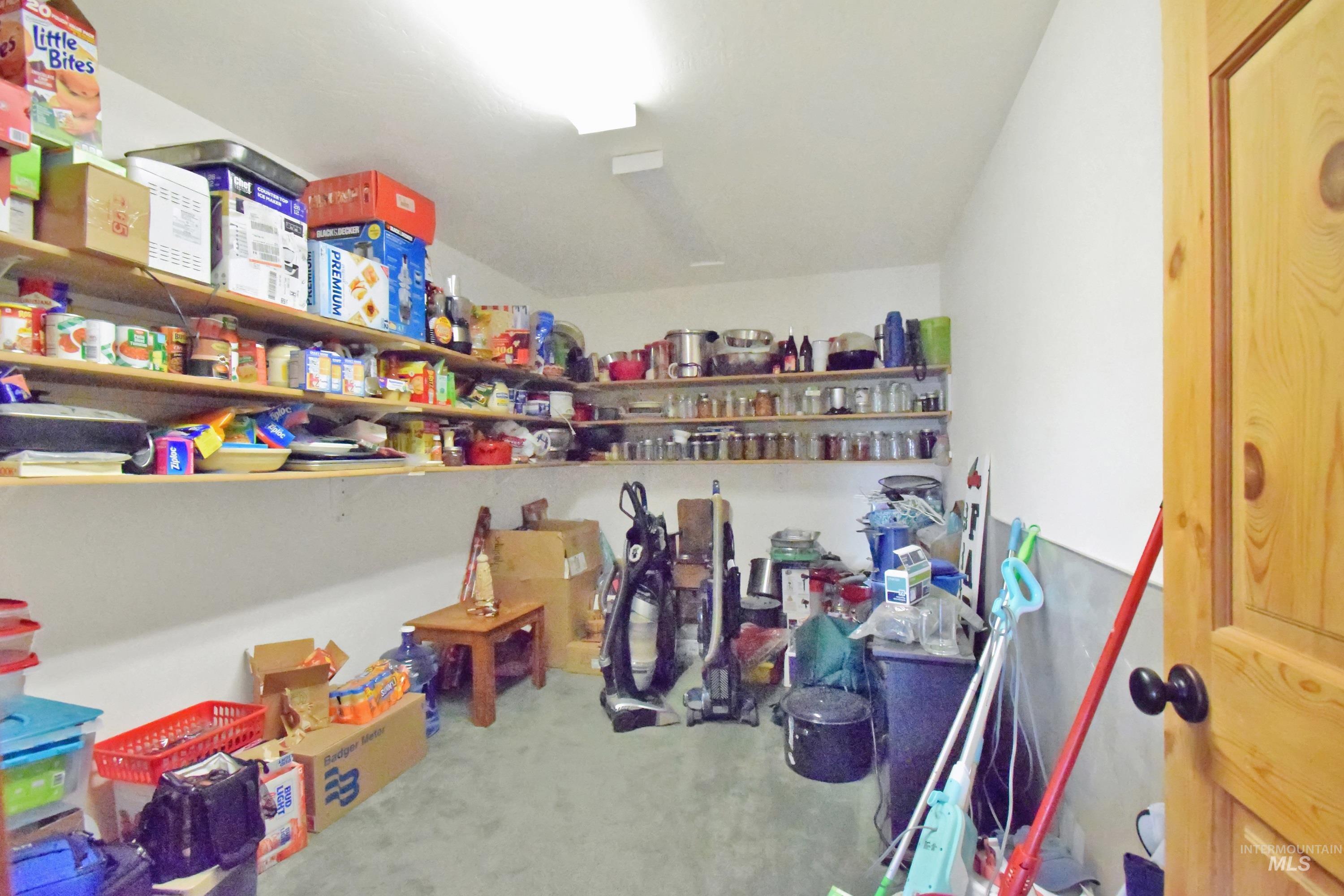 3059 N 3422 E, Kimberly, Idaho 83341-0000, 3 Bedrooms, 2 Bathrooms, Residential For Sale, Price $639,000, 98970999