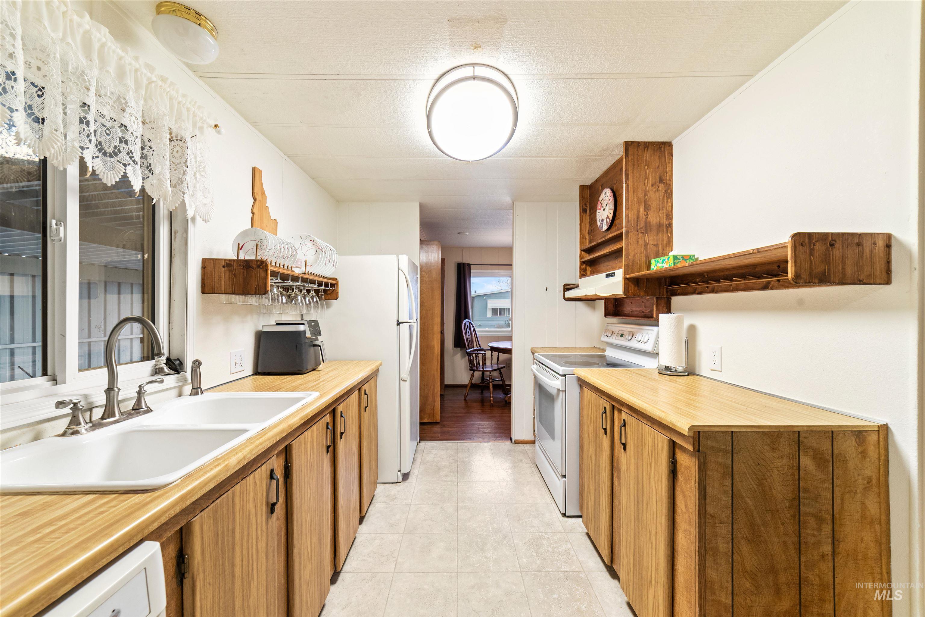 260 N. Checola Circle, Boise, Idaho 83713, 3 Bedrooms, 1.5 Bathrooms, Residential For Sale, Price $102,000,MLS 98971000