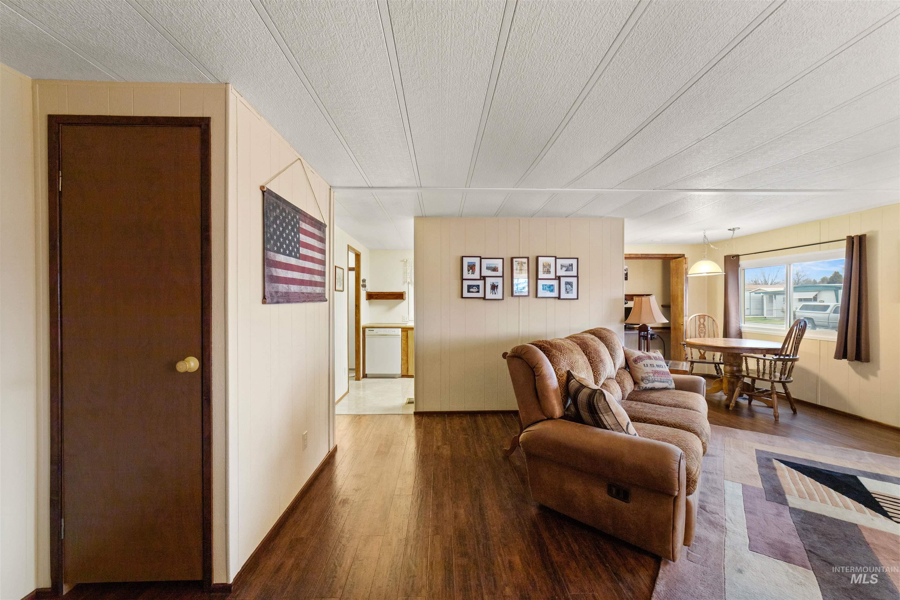 260 N. Checola Circle, Boise, Idaho 83713, 3 Bedrooms, 1.5 Bathrooms, Residential For Sale, Price $102,000,MLS 98971000