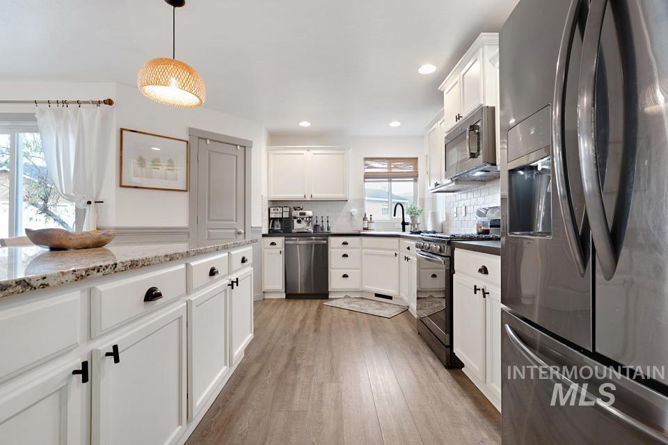 2168 Alpine Creek, Fruitland, Idaho 83619, 5 Bedrooms, 2.5 Bathrooms, Residential For Sale, Price $515,000,MLS 98971003