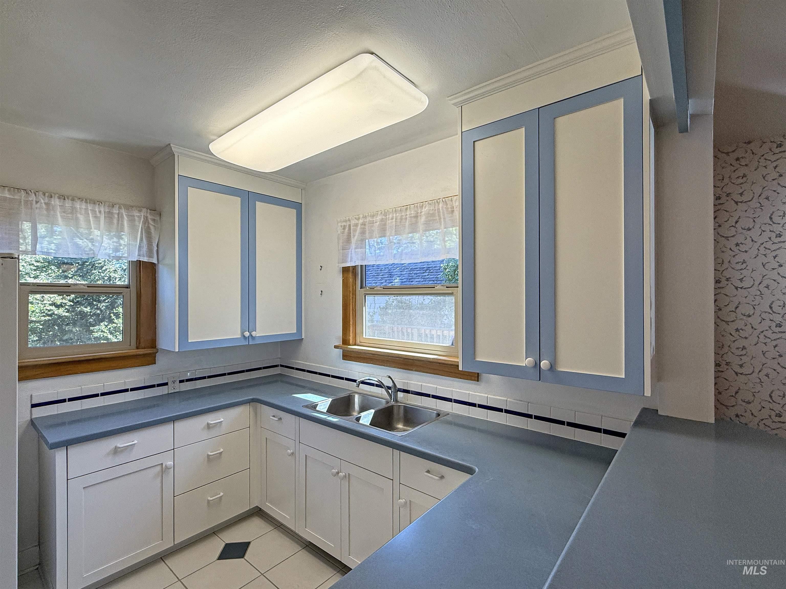 504 S Hayes, Moscow, Idaho 83843, 5 Bedrooms, 2 Bathrooms, Residential For Sale, Price $520,000,MLS 98971005