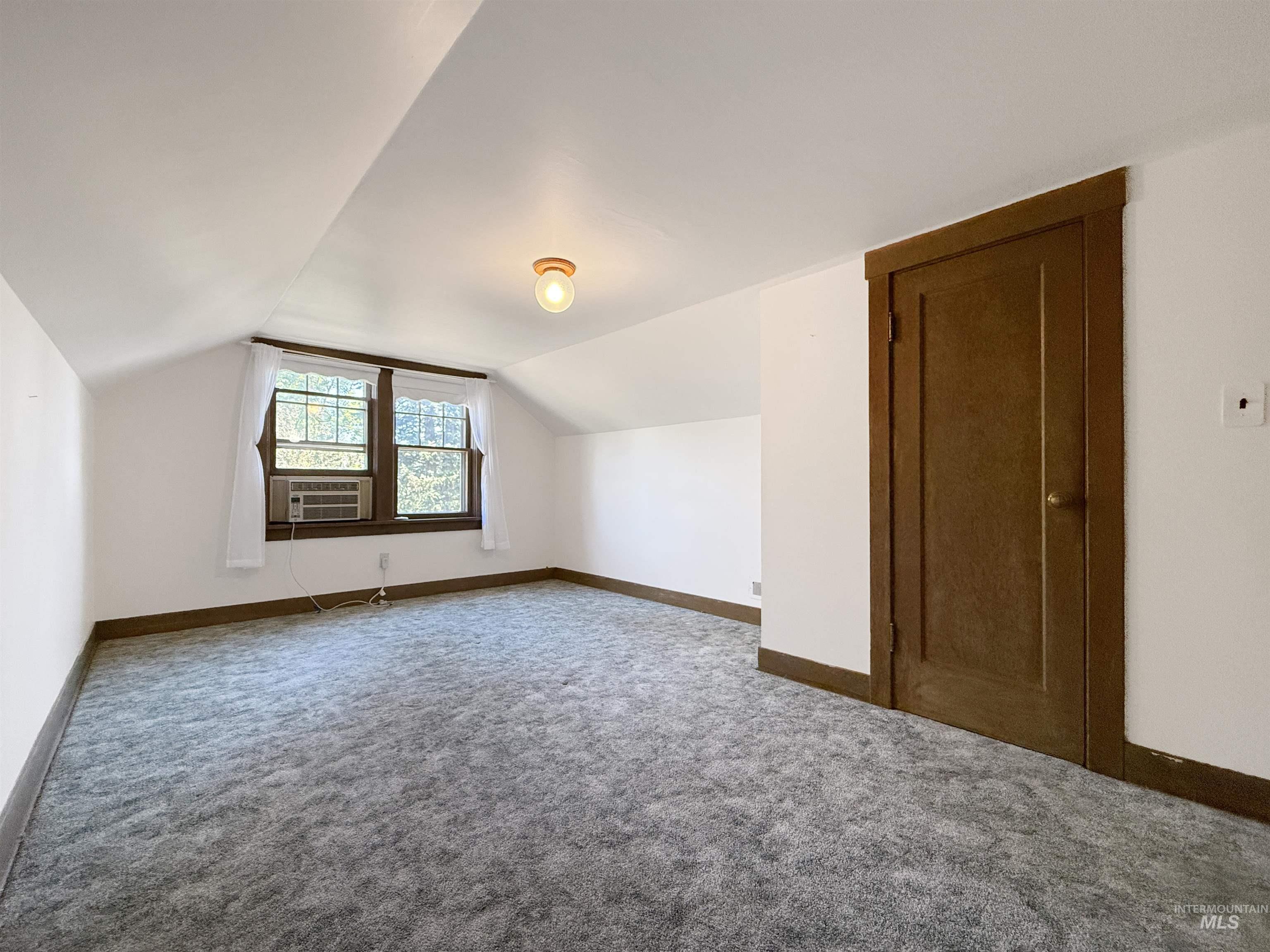 504 S Hayes, Moscow, Idaho 83843, 5 Bedrooms, 2 Bathrooms, Residential For Sale, Price $520,000,MLS 98971005