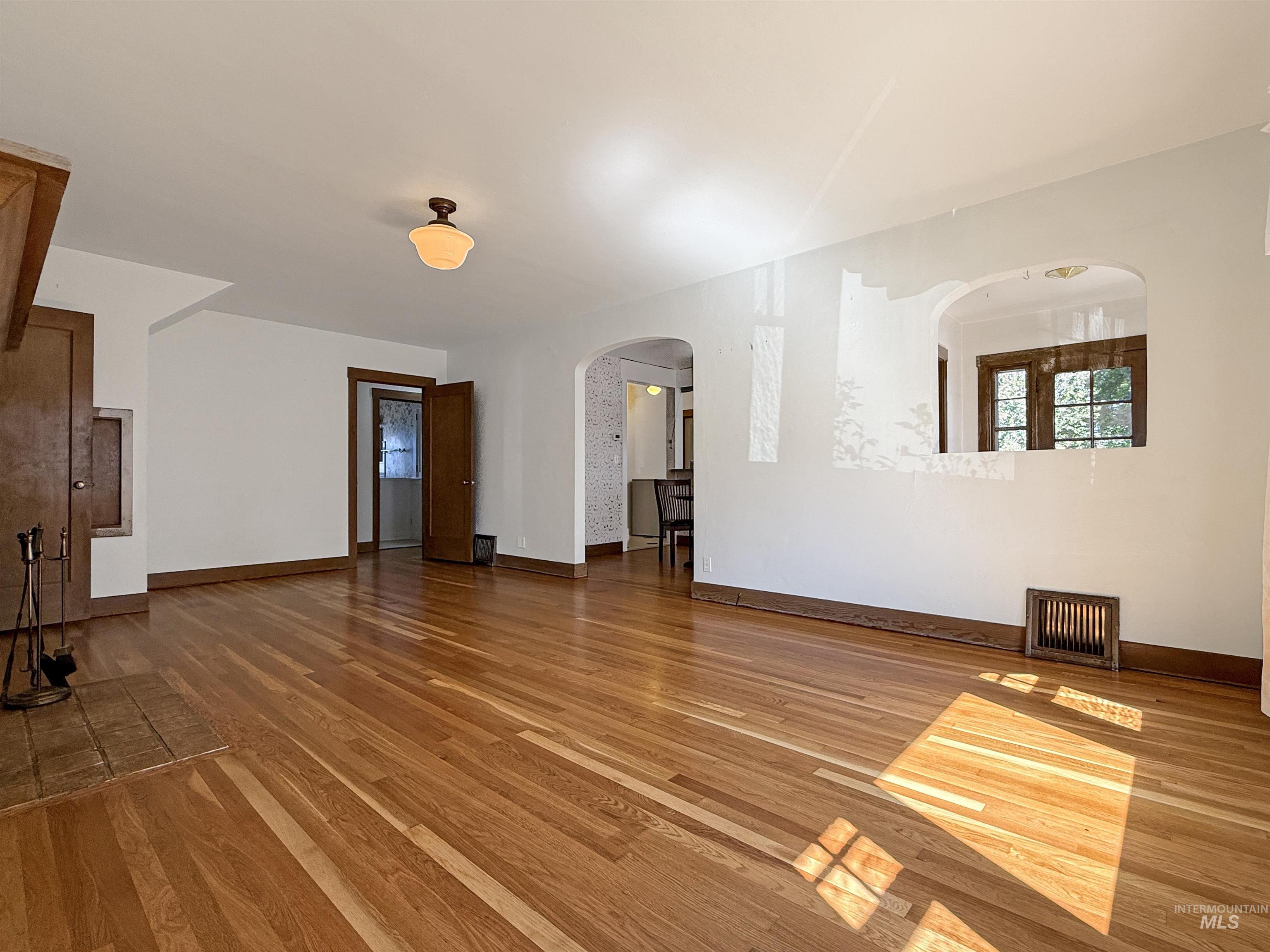 504 S Hayes, Moscow, Idaho 83843, 5 Bedrooms, 2 Bathrooms, Residential For Sale, Price $520,000,MLS 98971005