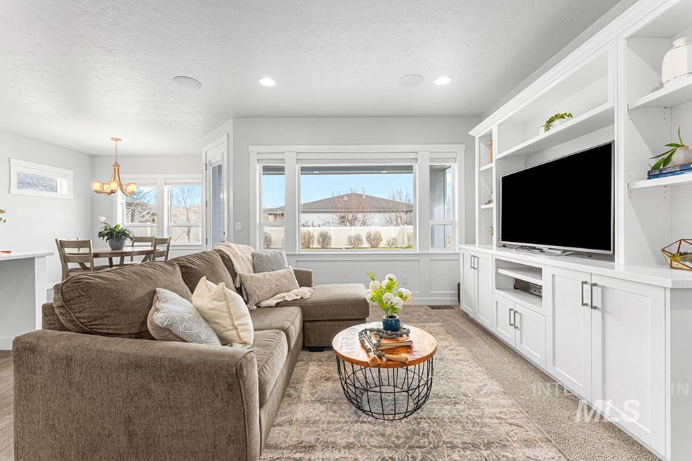 6426 W Saxton Ave, Boise, Idaho 83714, 4 Bedrooms, 2.5 Bathrooms, Residential For Sale, Price $649,900, 98971006