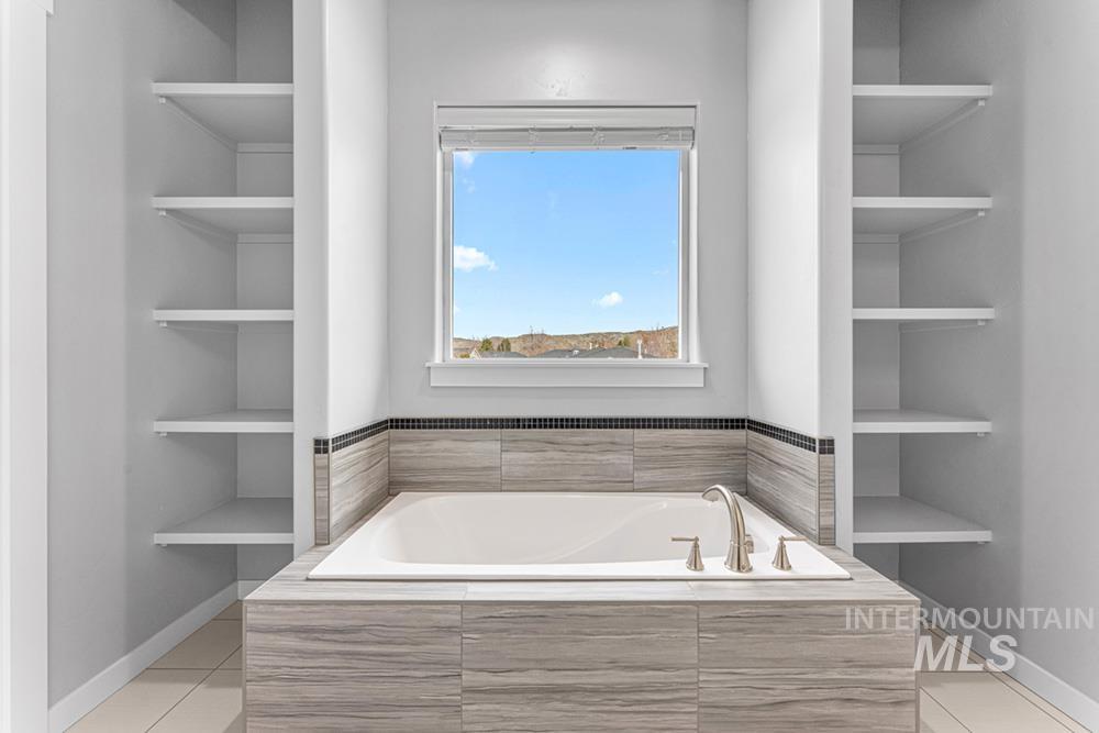 6426 W Saxton Ave, Boise, Idaho 83714, 4 Bedrooms, 2.5 Bathrooms, Residential For Sale, Price $649,900, 98971006