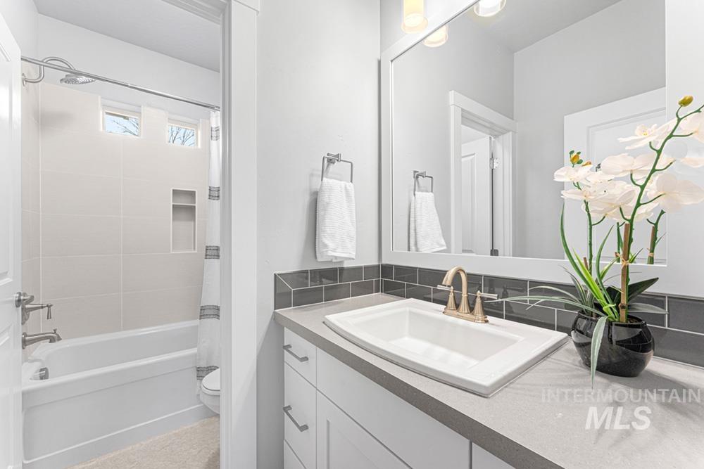 6426 W Saxton Ave, Boise, Idaho 83714, 4 Bedrooms, 2.5 Bathrooms, Residential For Sale, Price $649,900, 98971006