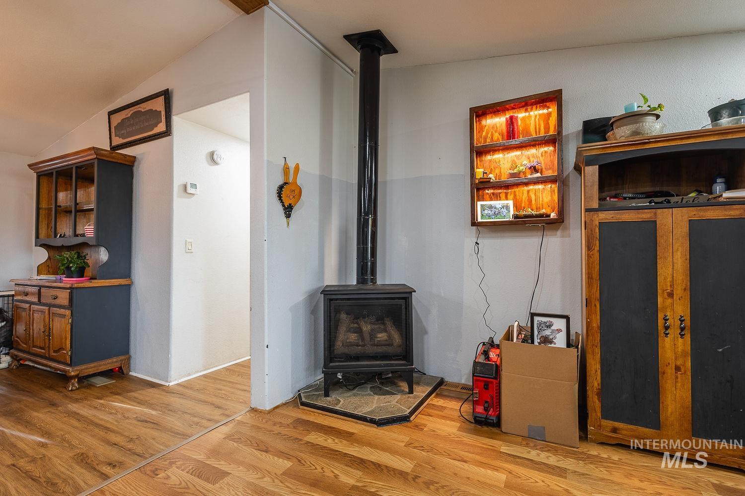 10 Reseda Ridge Circle, Garden Valley, Idaho 83622, 3 Bedrooms, 1.5 Bathrooms, Residential For Sale, Price $410,500,MLS 98971010