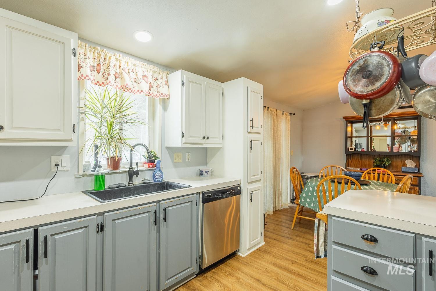 10 Reseda Ridge Circle, Garden Valley, Idaho 83622, 3 Bedrooms, 1.5 Bathrooms, Residential For Sale, Price $410,500,MLS 98971010