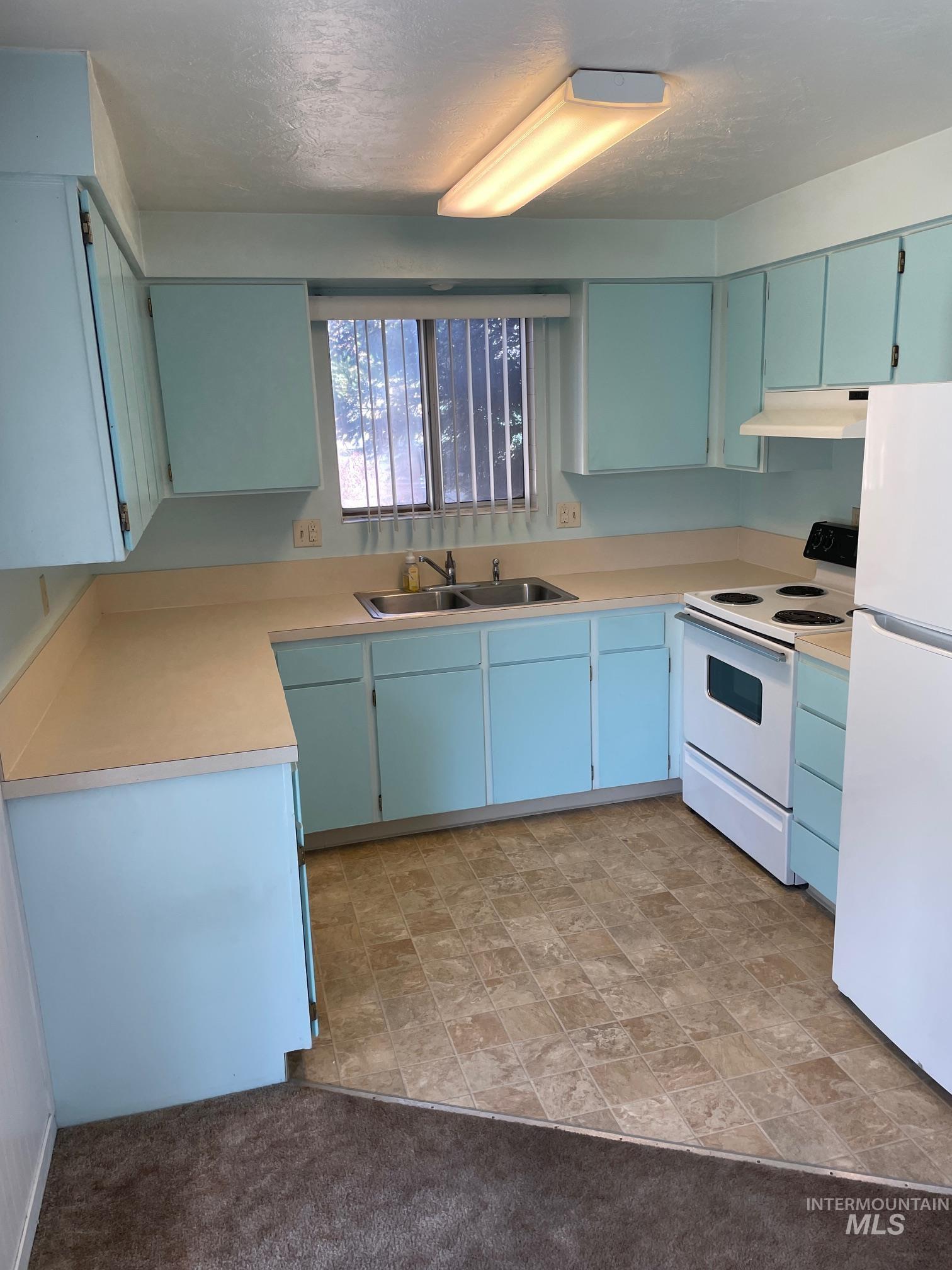 520 S White Cloud Drive, Boise, Idaho 83709, 2 Bedrooms, 1 Bathroom, Residential Income For Sale, Price $479,900,MLS 98971011