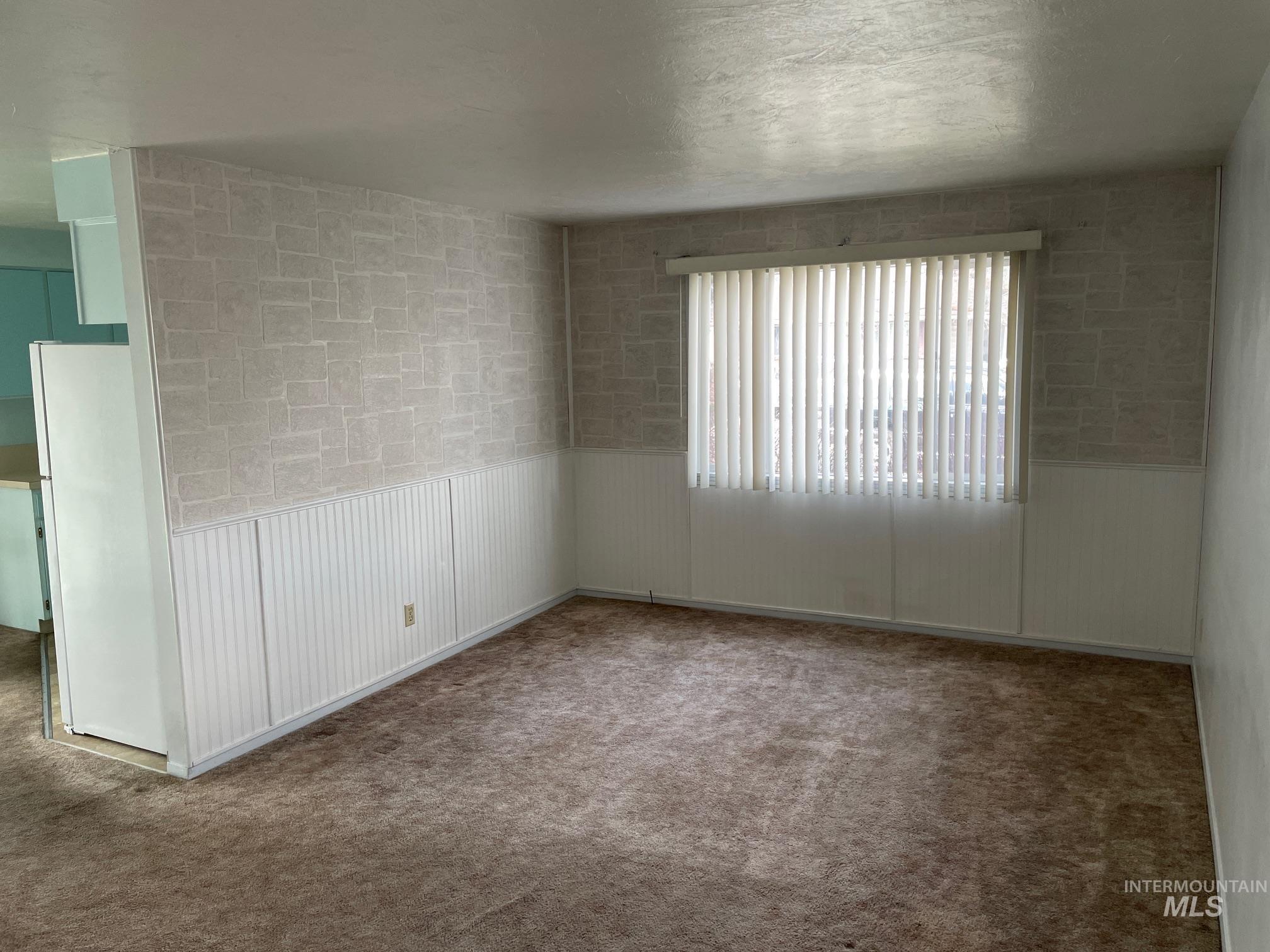 520 S White Cloud Drive, Boise, Idaho 83709, 2 Bedrooms, 1 Bathroom, Residential Income For Sale, Price $479,900,MLS 98971011