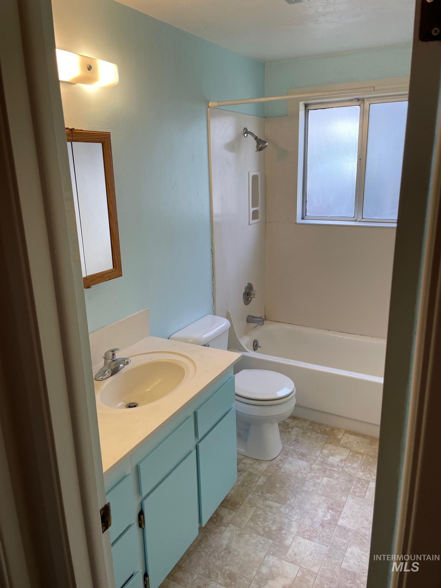 520 S White Cloud Drive, Boise, Idaho 83709, 2 Bedrooms, 1 Bathroom, Residential Income For Sale, Price $479,900,MLS 98971011