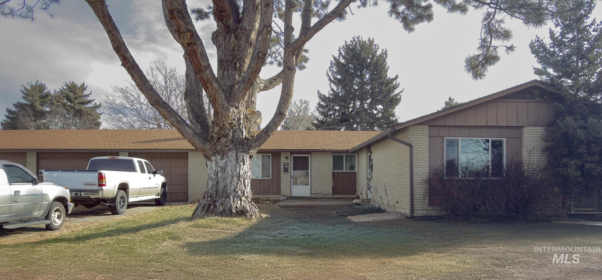 520 S White Cloud Drive, Boise, Idaho 83709, 2 Bedrooms, 1 Bathroom, Residential Income For Sale, Price $479,900,MLS 98971011