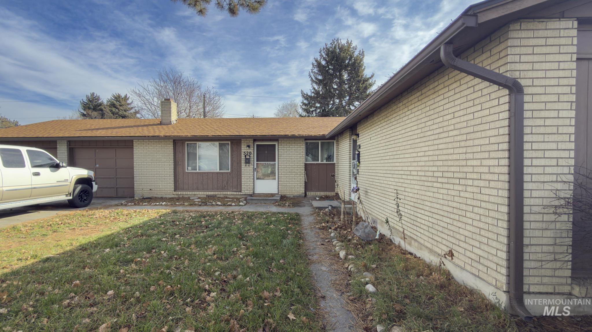 520 S White Cloud Drive, Boise, Idaho 83709, 2 Bedrooms, 1 Bathroom, Residential Income For Sale, Price $479,900,MLS 98971011