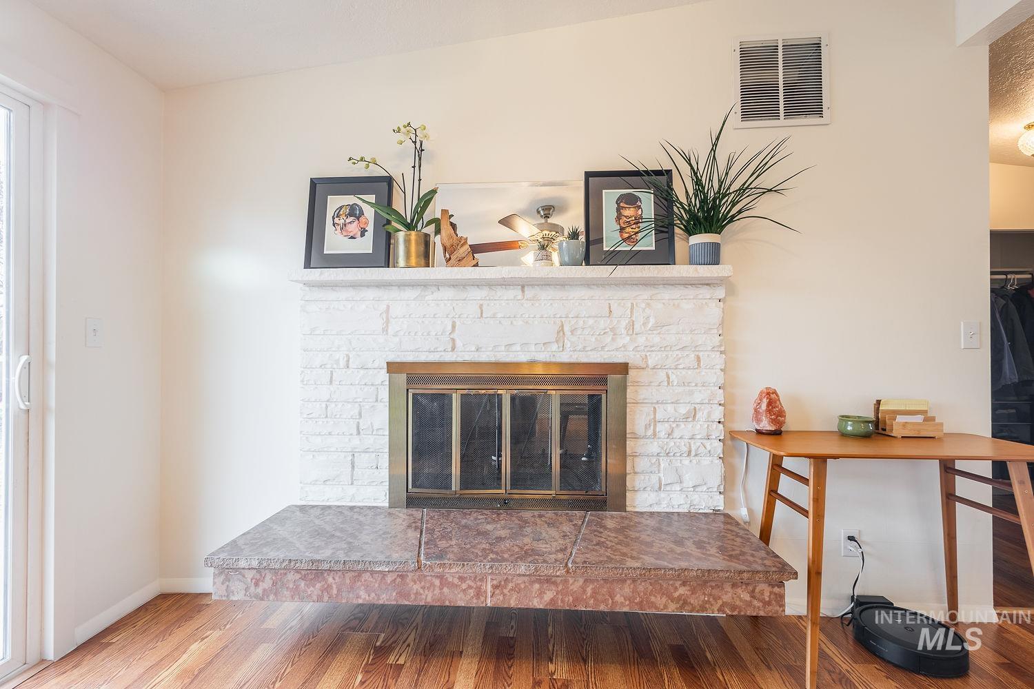 6403 W Colonial Drive, Boise, Idaho 83709, 3 Bedrooms, 1.5 Bathrooms, Residential For Sale, Price $409,000,MLS 98971014