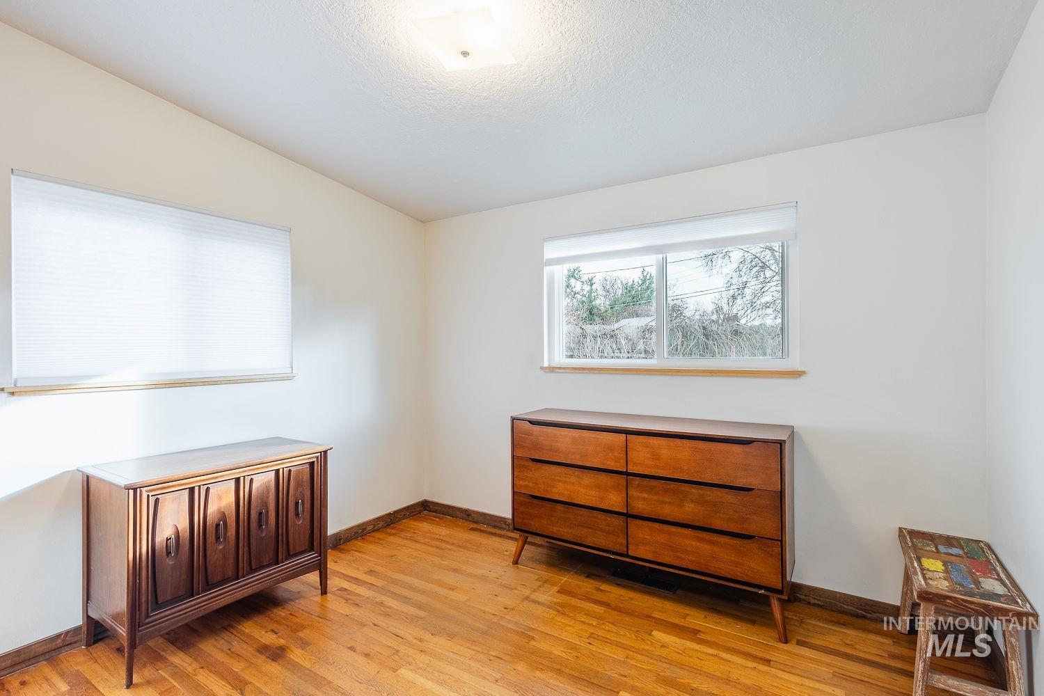 6403 W Colonial Drive, Boise, Idaho 83709, 3 Bedrooms, 1.5 Bathrooms, Residential For Sale, Price $409,000,MLS 98971014