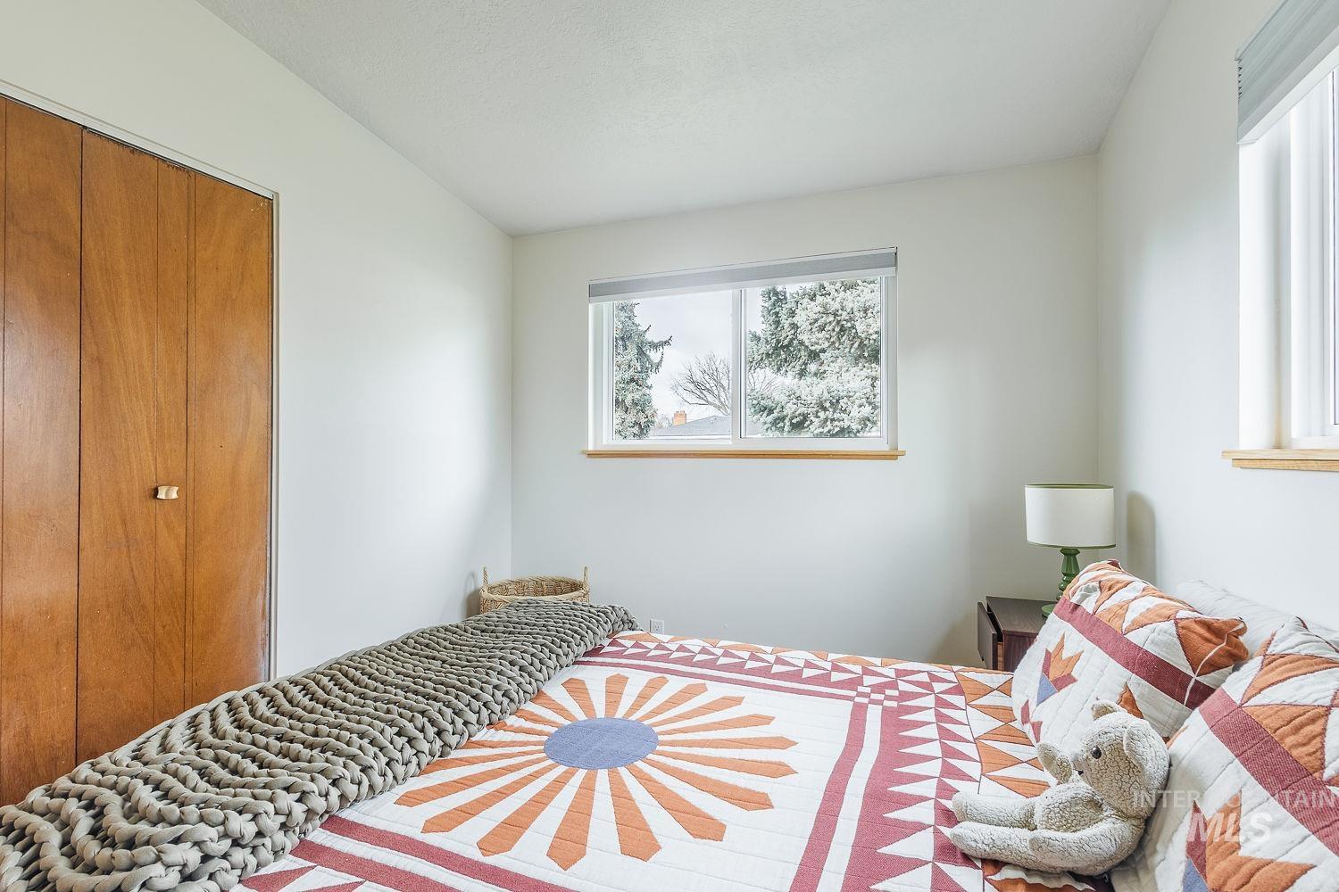 6403 W Colonial Drive, Boise, Idaho 83709, 3 Bedrooms, 1.5 Bathrooms, Residential For Sale, Price $409,000,MLS 98971014