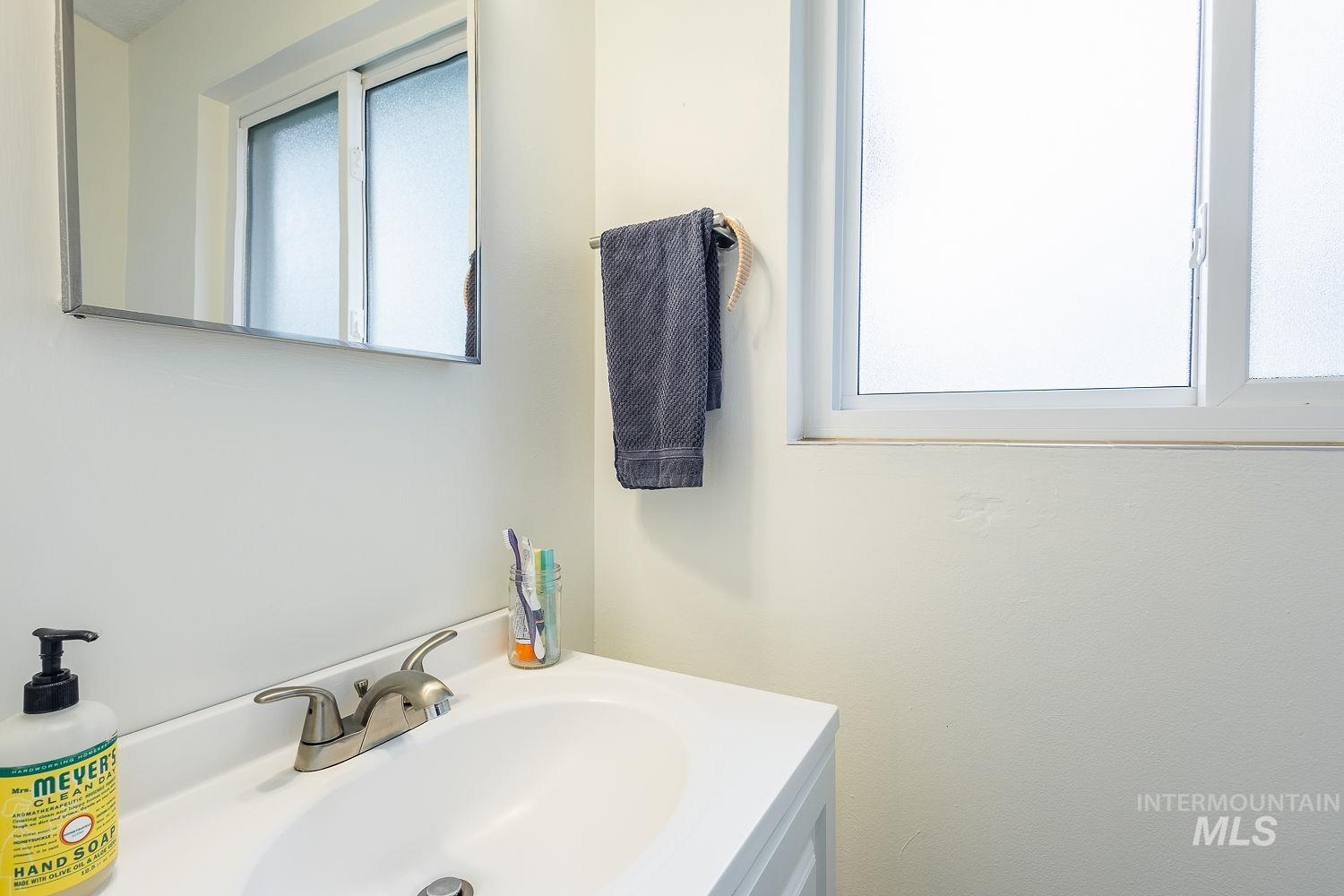 6403 W Colonial Drive, Boise, Idaho 83709, 3 Bedrooms, 1.5 Bathrooms, Residential For Sale, Price $409,000,MLS 98971014