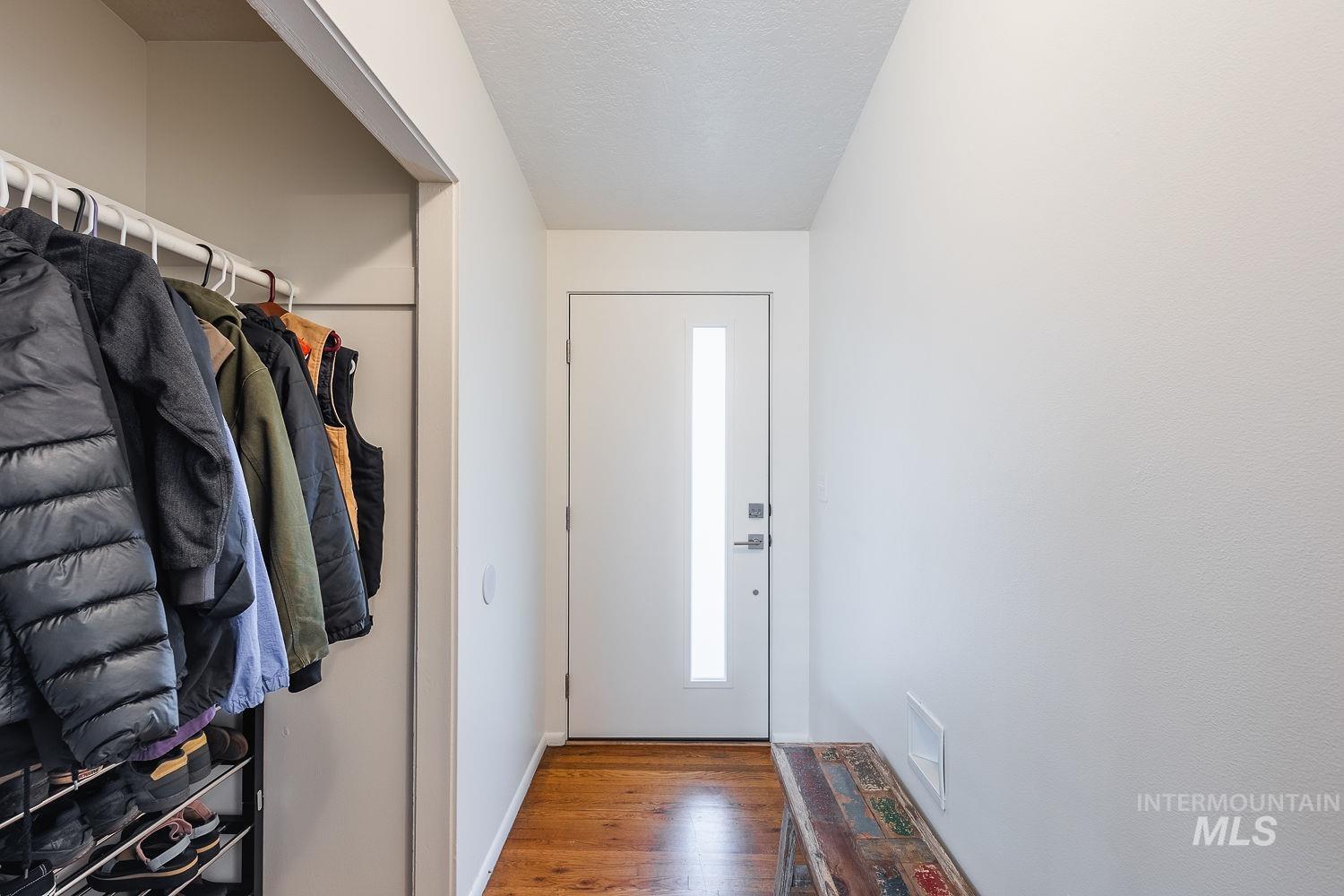 6403 W Colonial Drive, Boise, Idaho 83709, 3 Bedrooms, 1.5 Bathrooms, Residential For Sale, Price $409,000,MLS 98971014