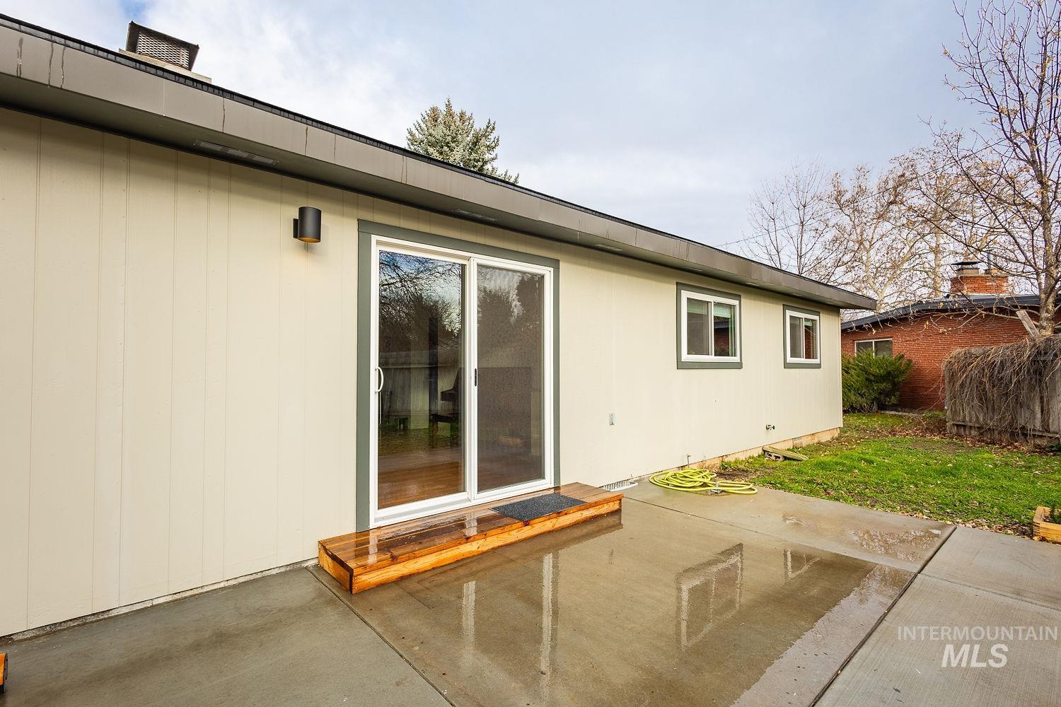 6403 W Colonial Drive, Boise, Idaho 83709, 3 Bedrooms, 1.5 Bathrooms, Residential For Sale, Price $409,000,MLS 98971014