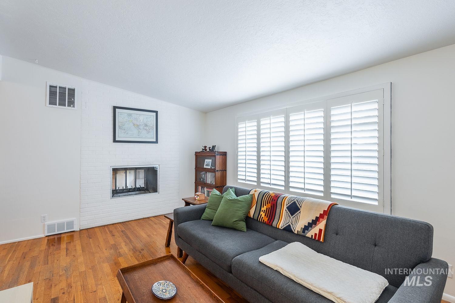 6403 W Colonial Drive, Boise, Idaho 83709, 3 Bedrooms, 1.5 Bathrooms, Residential For Sale, Price $409,000,MLS 98971014