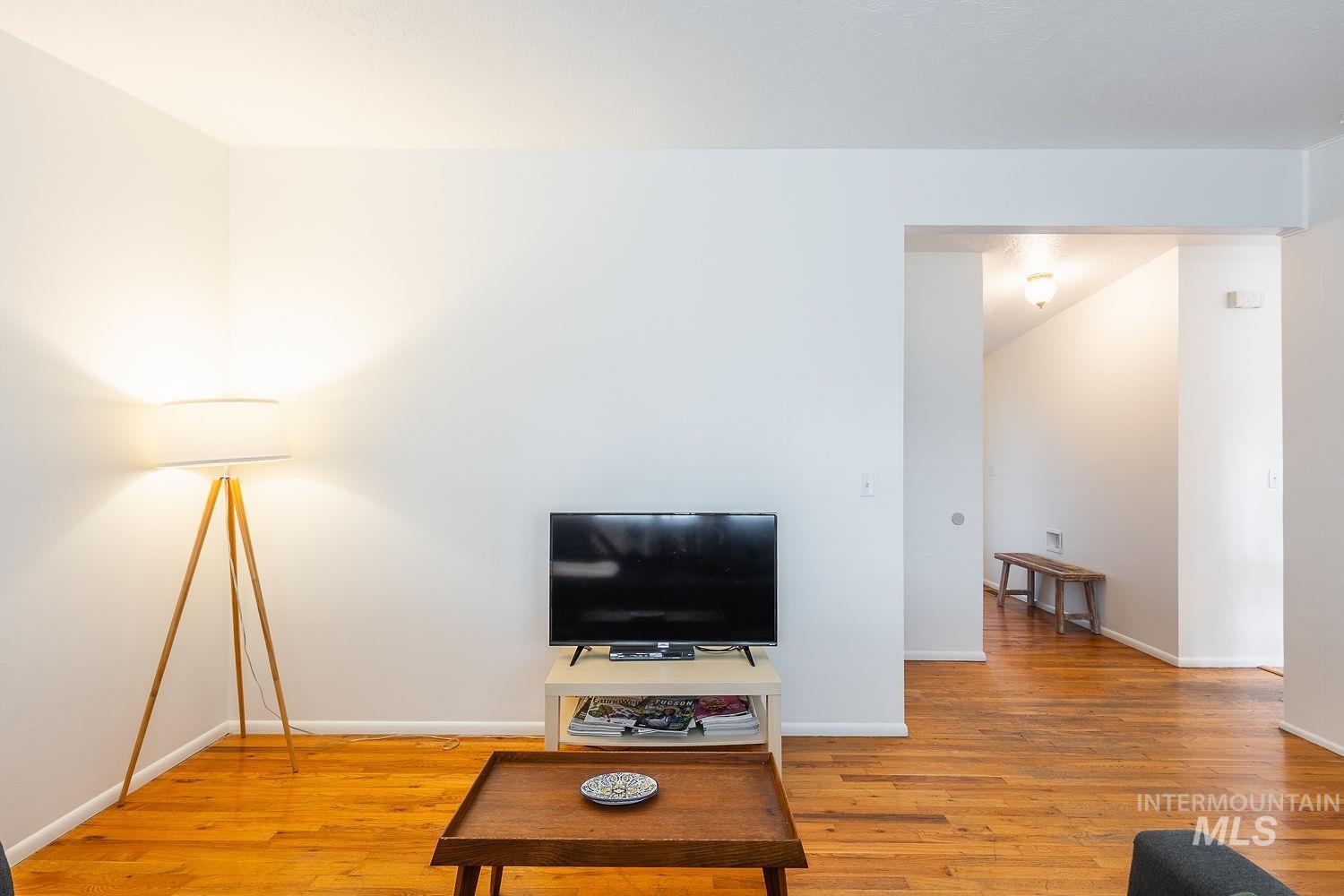 6403 W Colonial Drive, Boise, Idaho 83709, 3 Bedrooms, 1.5 Bathrooms, Residential For Sale, Price $409,000,MLS 98971014