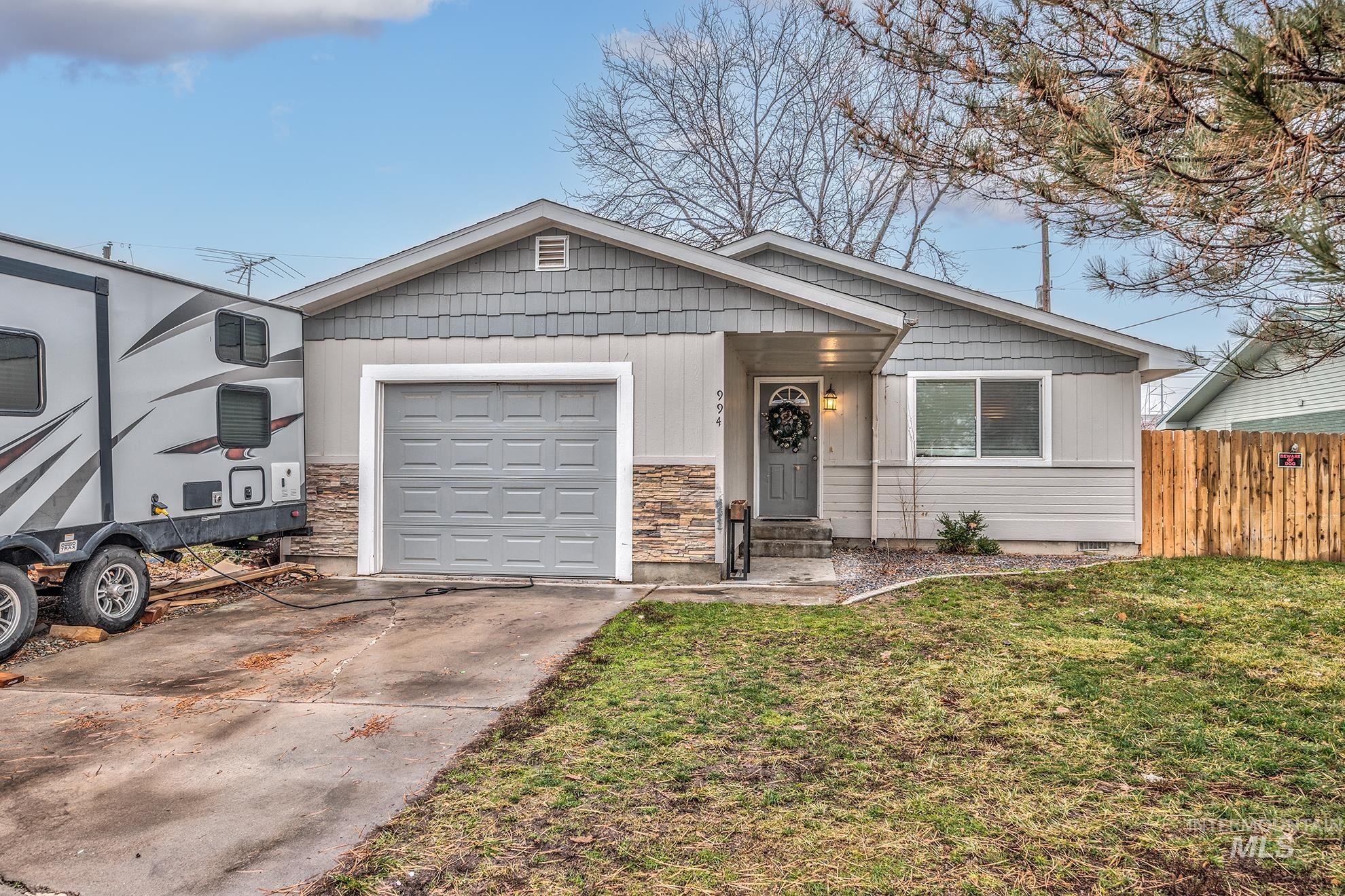 994 NW 5th Ave, Ontario, Oregon 97914, 3 Bedrooms, 1 Bathroom, Residential For Sale, Price $289,000, 98971016