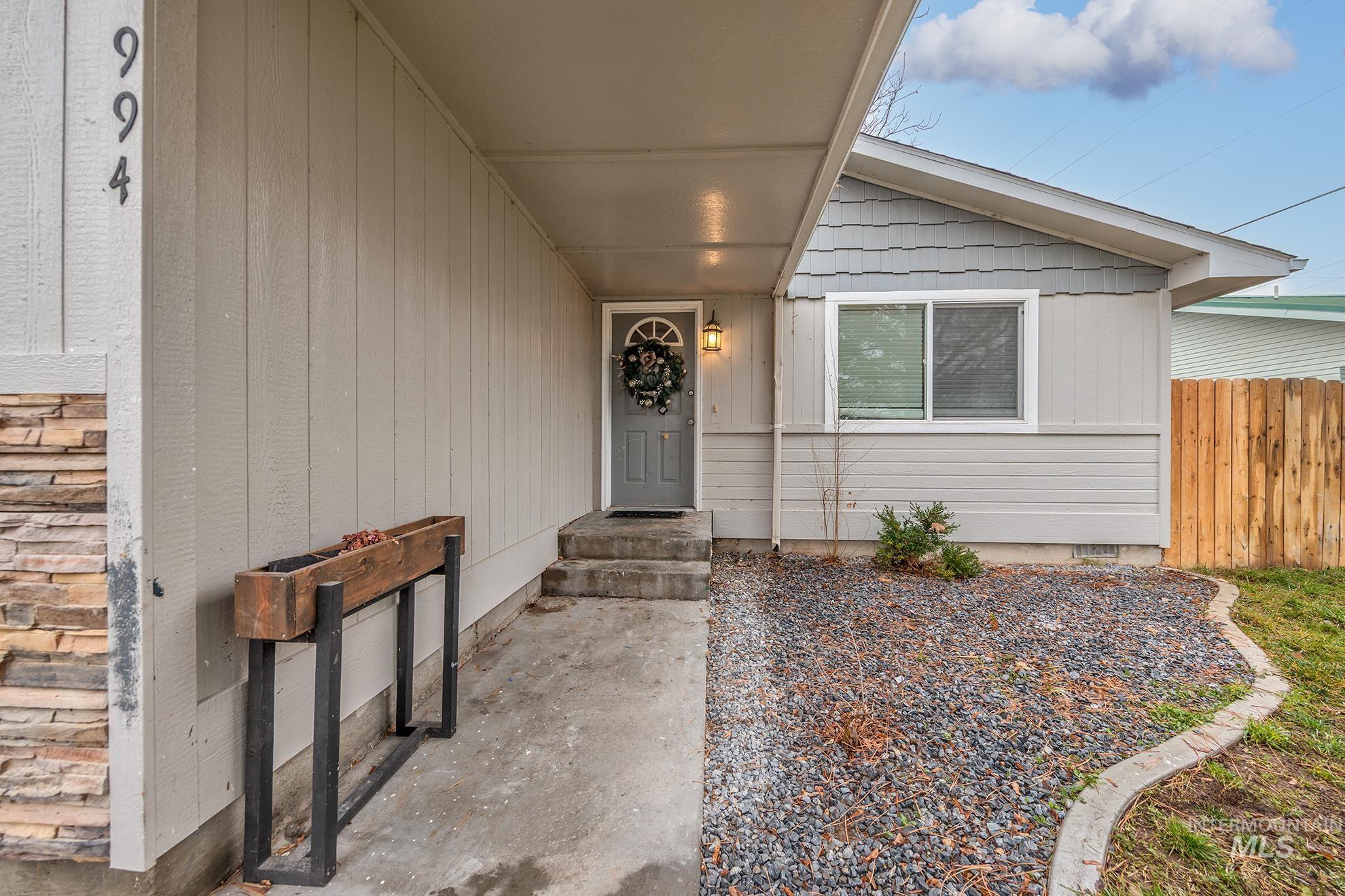 994 NW 5th Ave, Ontario, Oregon 97914, 3 Bedrooms, 1 Bathroom, Residential For Sale, Price $289,000, 98971016