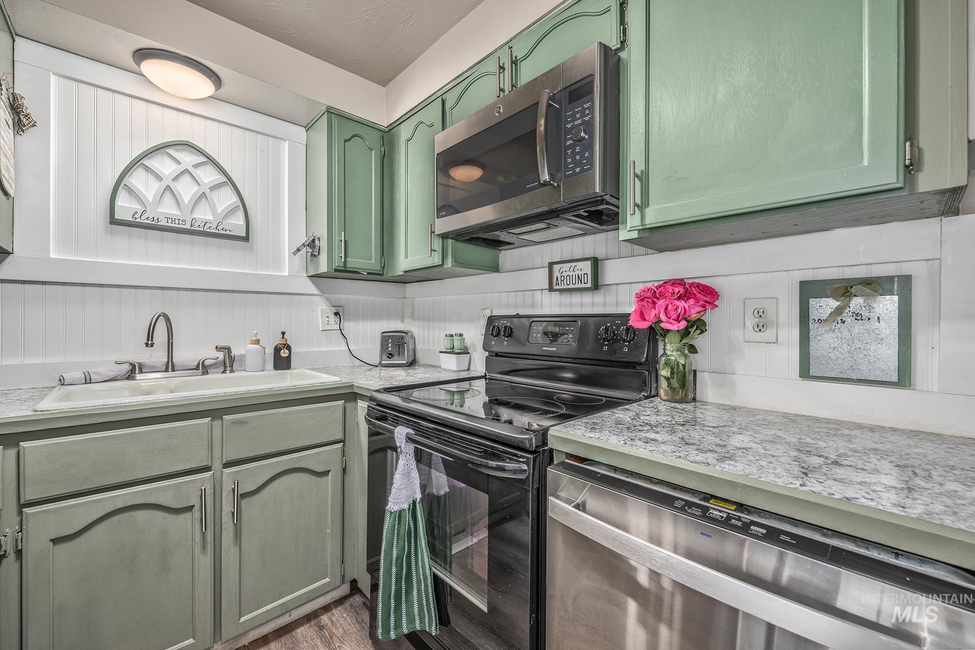 994 NW 5th Ave, Ontario, Oregon 97914, 3 Bedrooms, 1 Bathroom, Residential For Sale, Price $289,000, 98971016