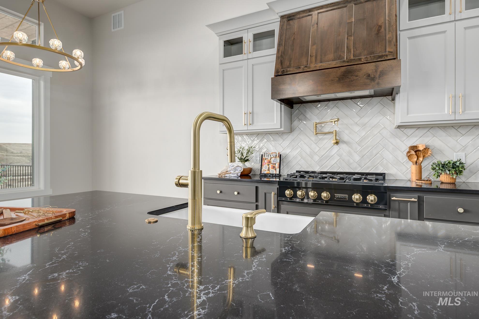 3228 Flight Deck Dr, New Plymouth, Idaho 83655, 6 Bedrooms, 3.5 Bathrooms, Residential For Sale, Price $1,090,000,MLS 98971017