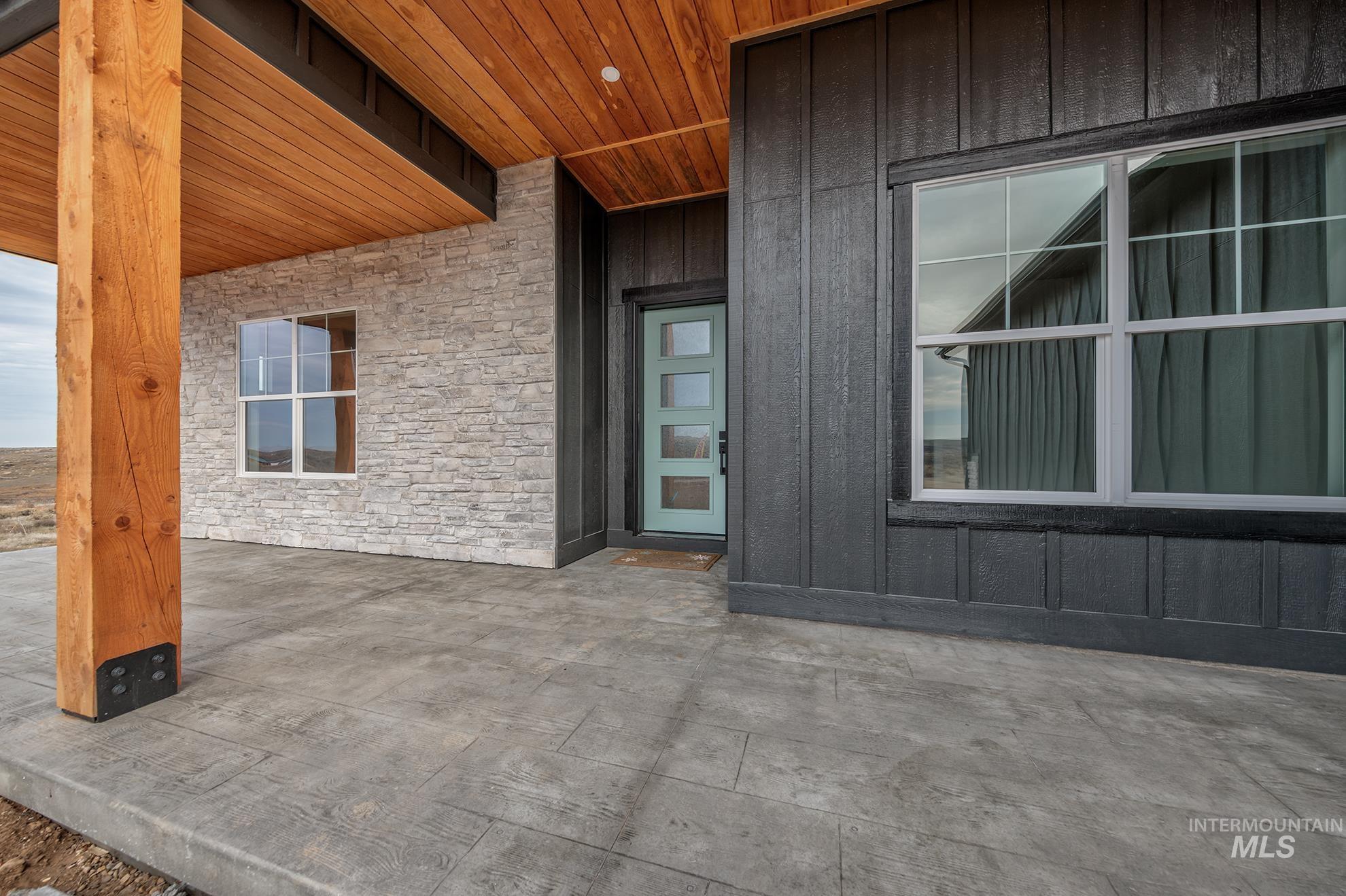 3228 Flight Deck Dr, New Plymouth, Idaho 83655, 6 Bedrooms, 3.5 Bathrooms, Residential For Sale, Price $1,090,000,MLS 98971017