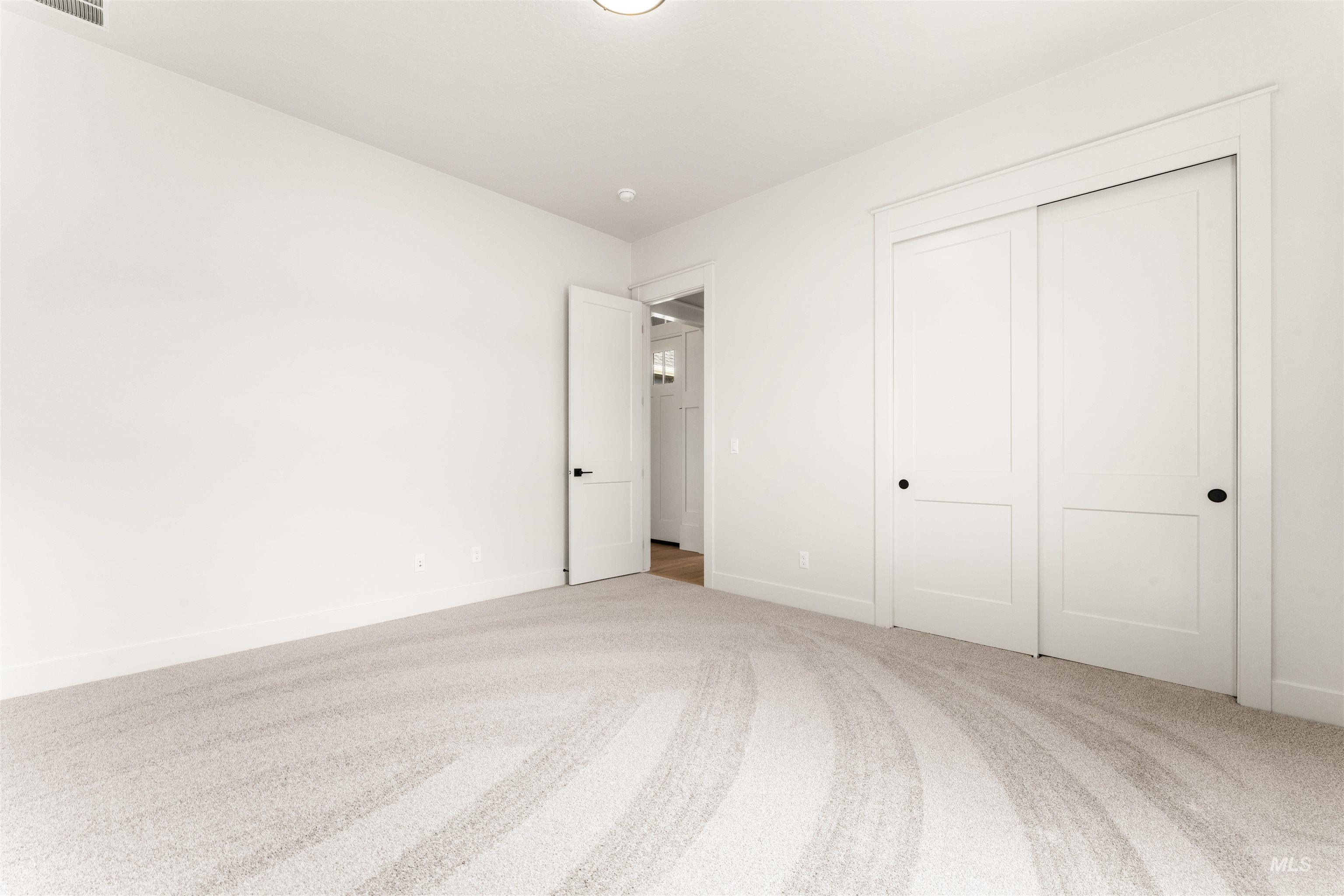 841 N Danville Ave, Eagle, Idaho 83616, 4 Bedrooms, 2.5 Bathrooms, Residential For Sale, Price $949,900,MLS 98971020