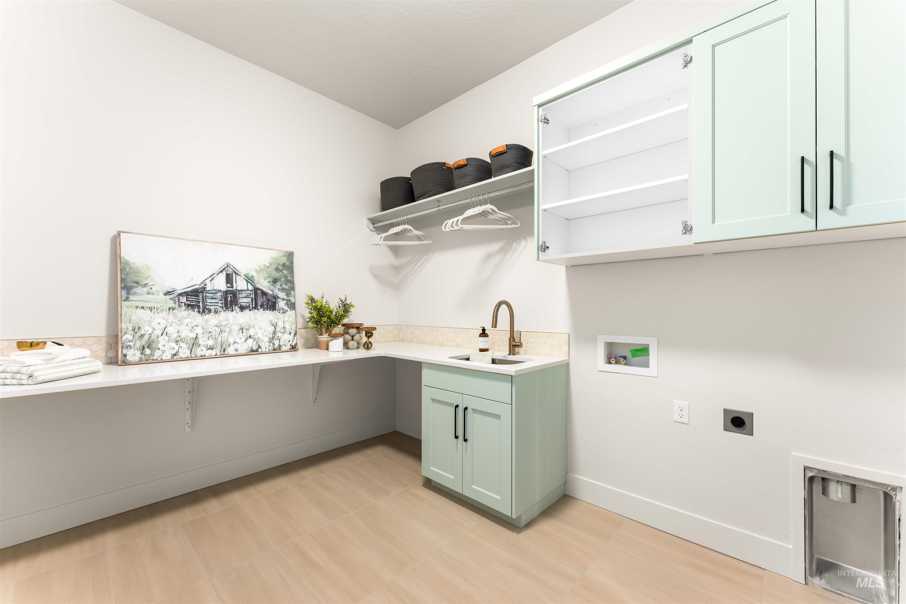 841 N Danville Ave, Eagle, Idaho 83616, 4 Bedrooms, 2.5 Bathrooms, Residential For Sale, Price $949,900,MLS 98971020