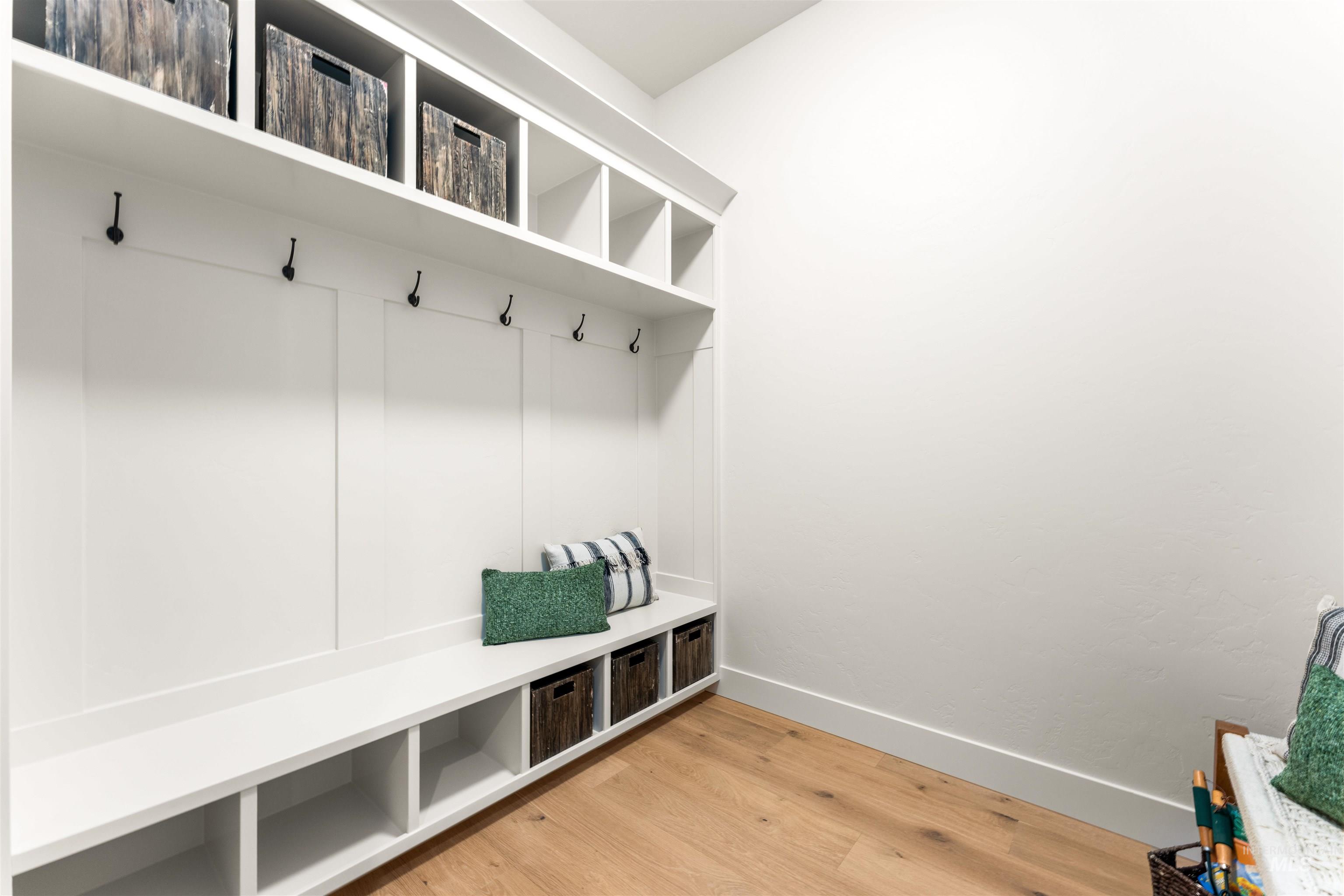 841 N Danville Ave, Eagle, Idaho 83616, 4 Bedrooms, 2.5 Bathrooms, Residential For Sale, Price $949,900, 98971020