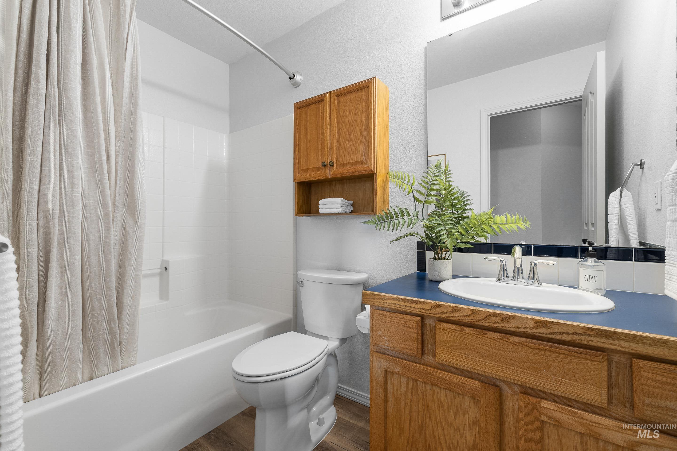 5925 S Teak Way, Boise, Idaho 83716, 4 Bedrooms, 3 Bathrooms, Residential For Sale, Price $544,900, 98971023