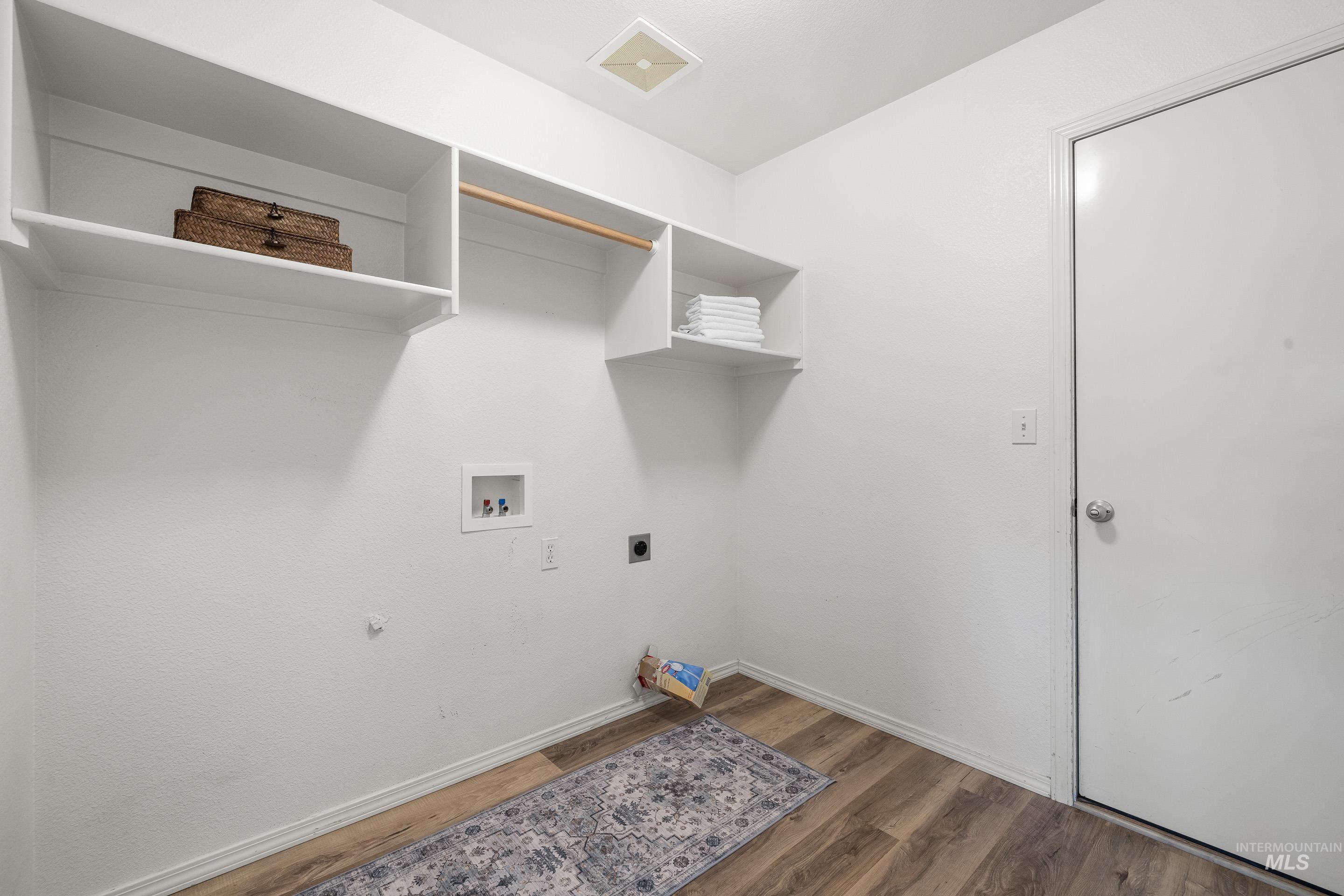 5925 S Teak Way, Boise, Idaho 83716, 4 Bedrooms, 3 Bathrooms, Residential For Sale, Price $544,900, 98971023