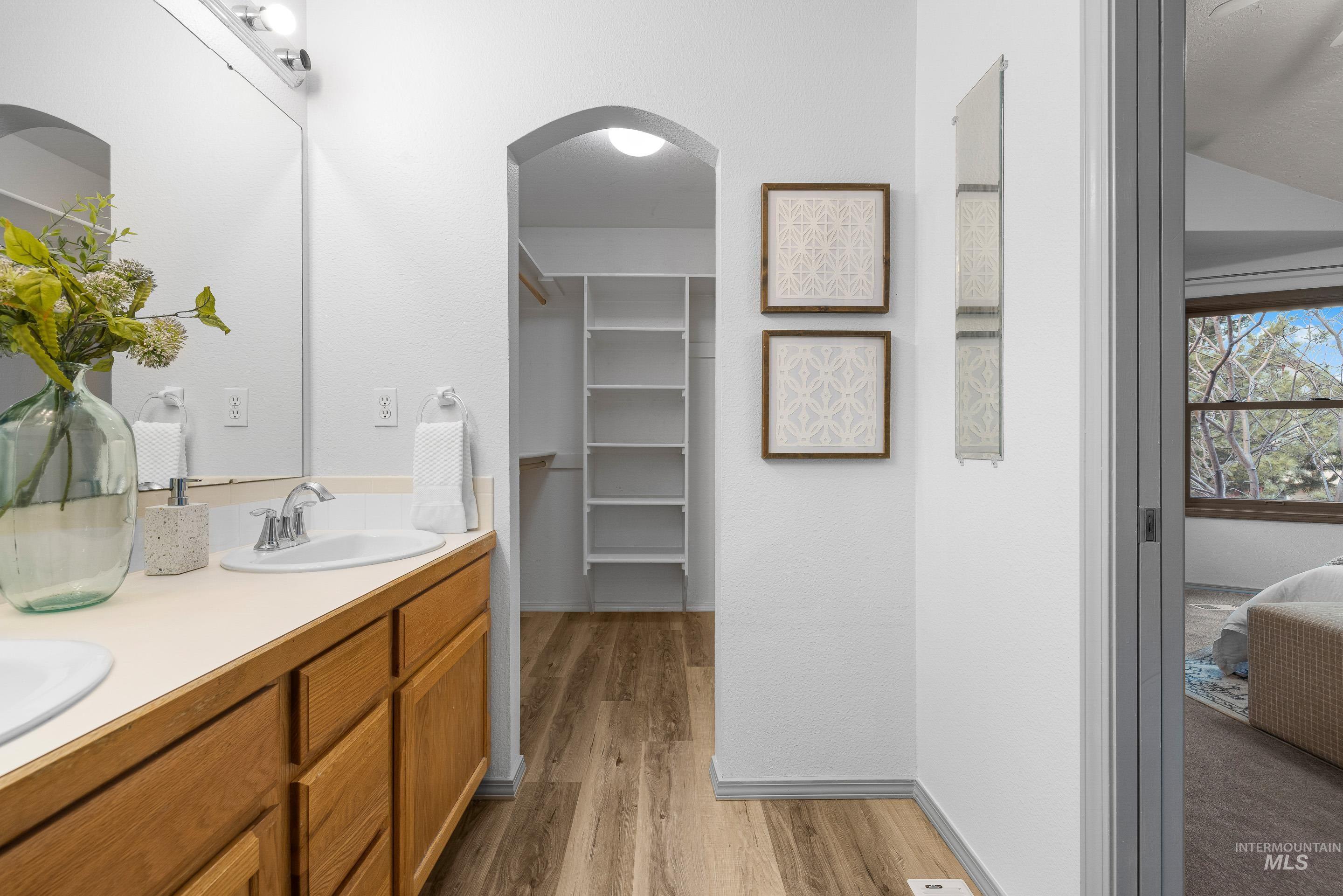 5925 S Teak Way, Boise, Idaho 83716, 4 Bedrooms, 3 Bathrooms, Residential For Sale, Price $544,900, 98971023