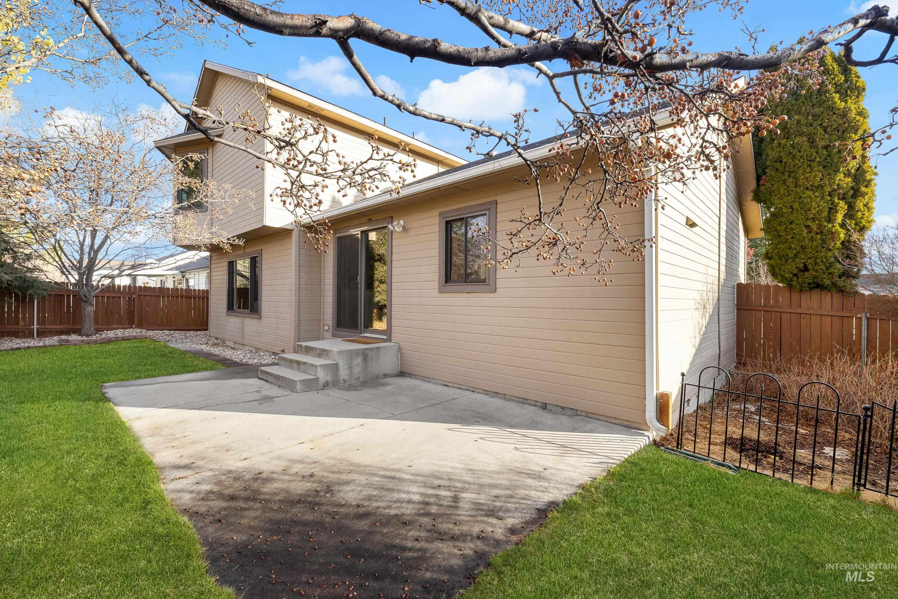 5925 S Teak Way, Boise, Idaho 83716, 4 Bedrooms, 3 Bathrooms, Residential For Sale, Price $544,900, 98971023