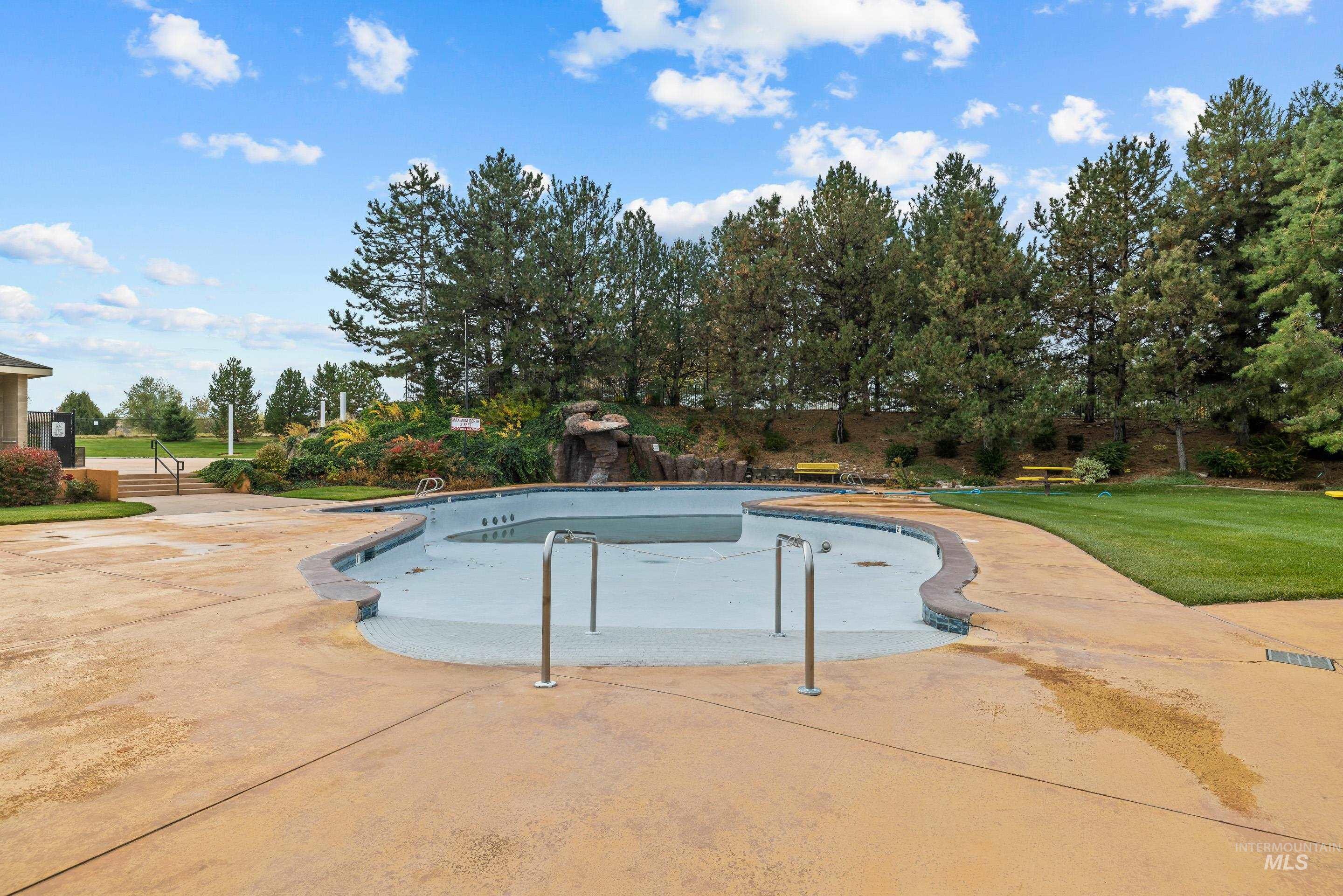 5925 S Teak Way, Boise, Idaho 83716, 4 Bedrooms, 3 Bathrooms, Residential For Sale, Price $544,900, 98971023